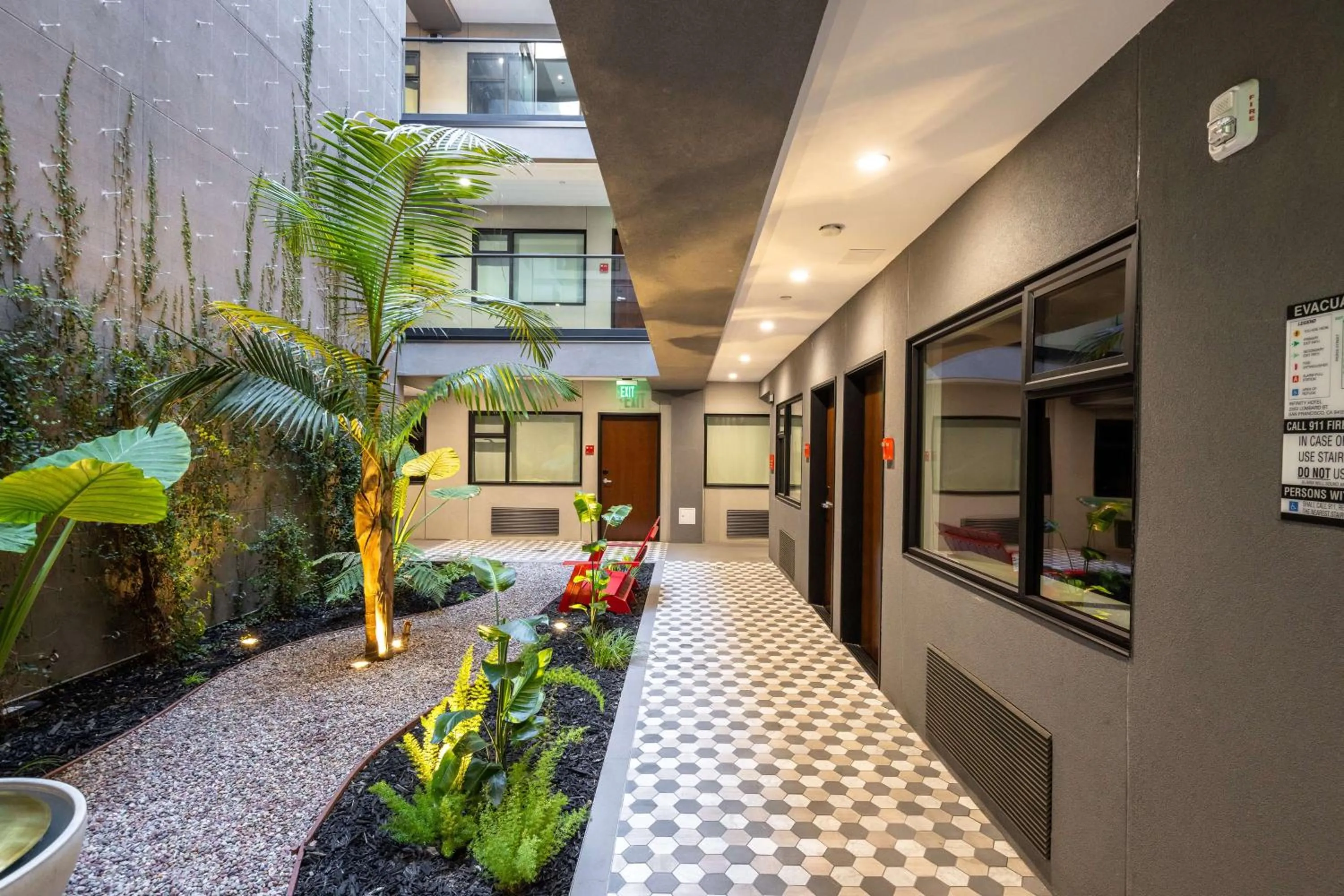 Garden in Infinity Hotel San Francisco, Tapestry Collection by Hilton