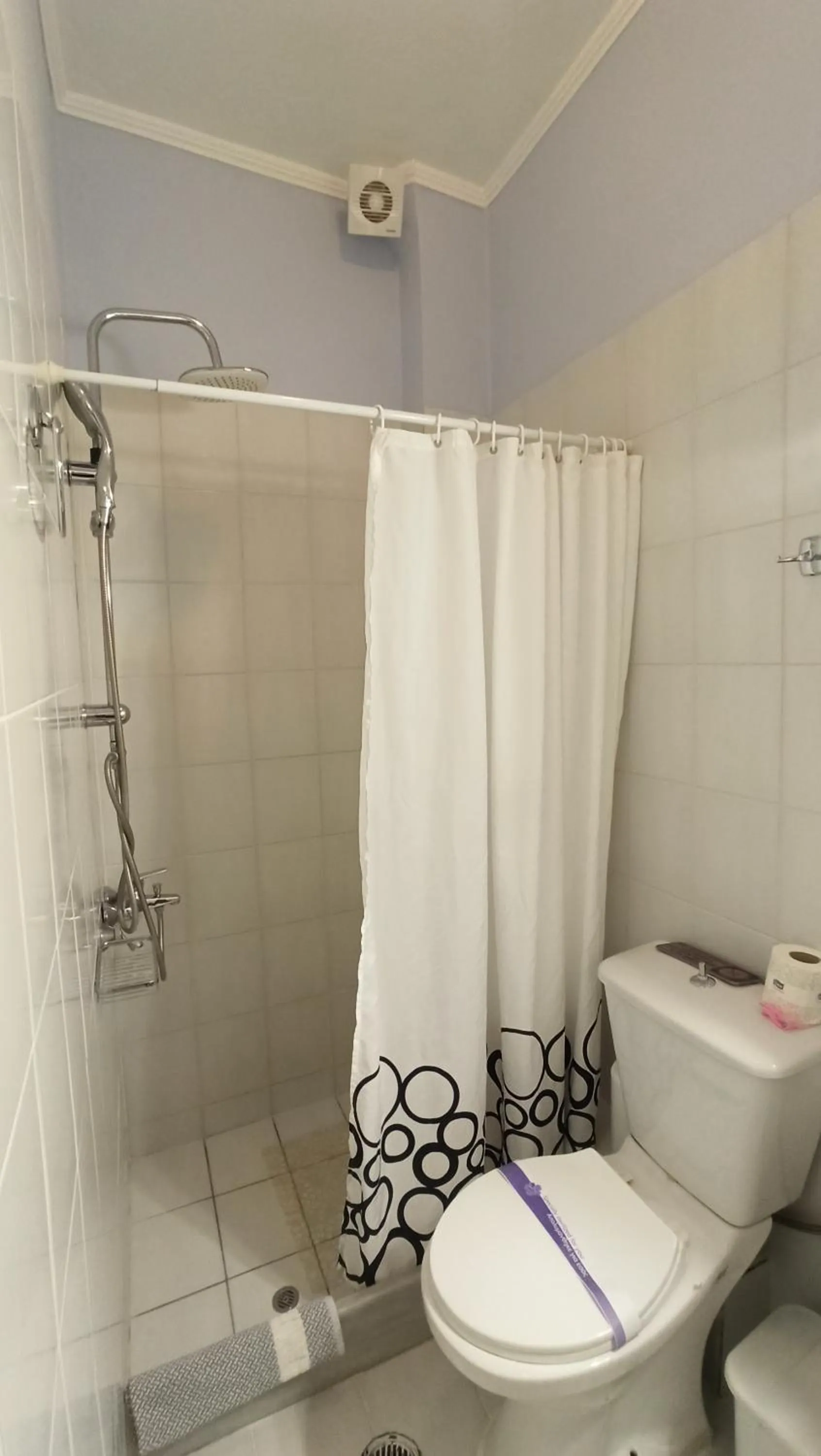 Bathroom in To Kastro