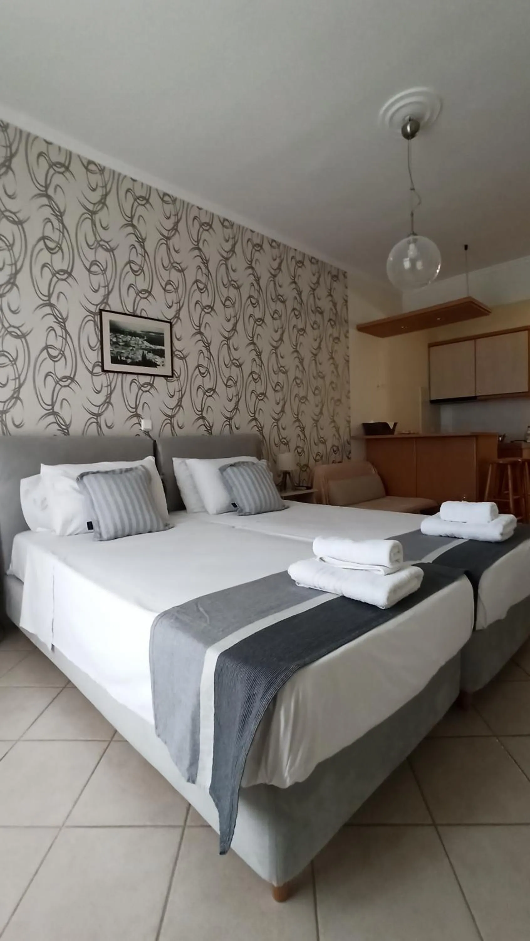 Photo of the whole room, Bed in To Kastro