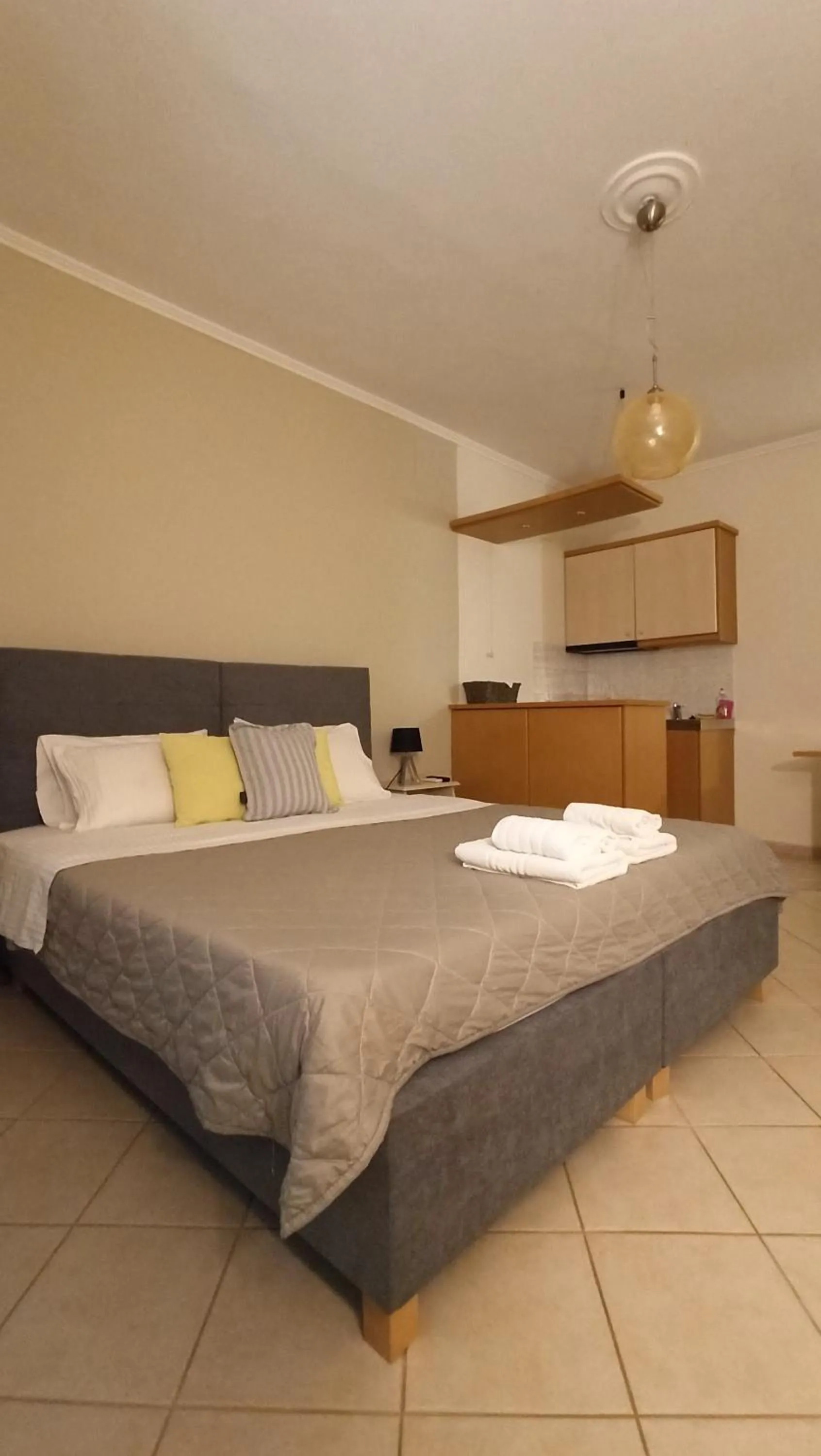 Bedroom, Bed in To Kastro