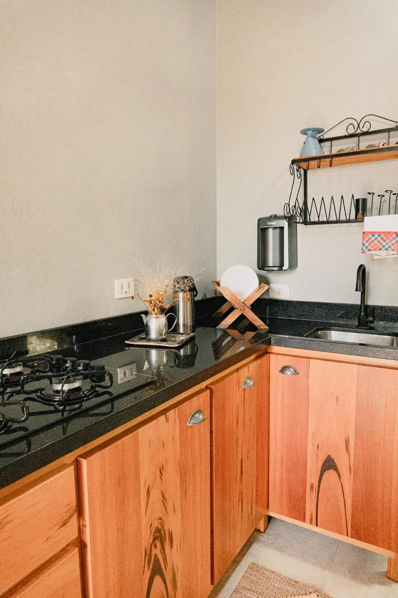 Kitchen or kitchenette in Casa no Sul de Ilhabela