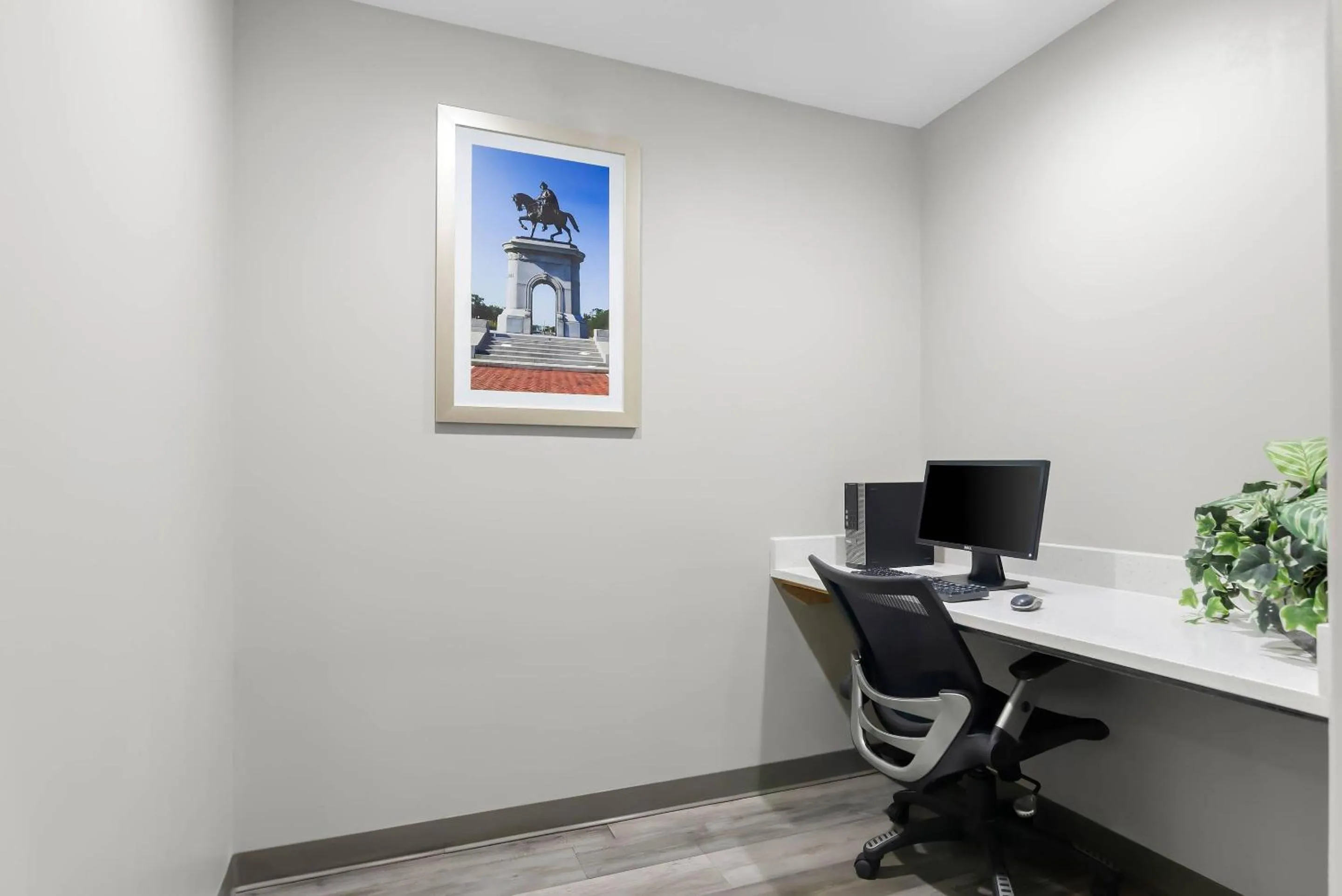 Business facilities in Quality Suites Houston NW Cy-Fair