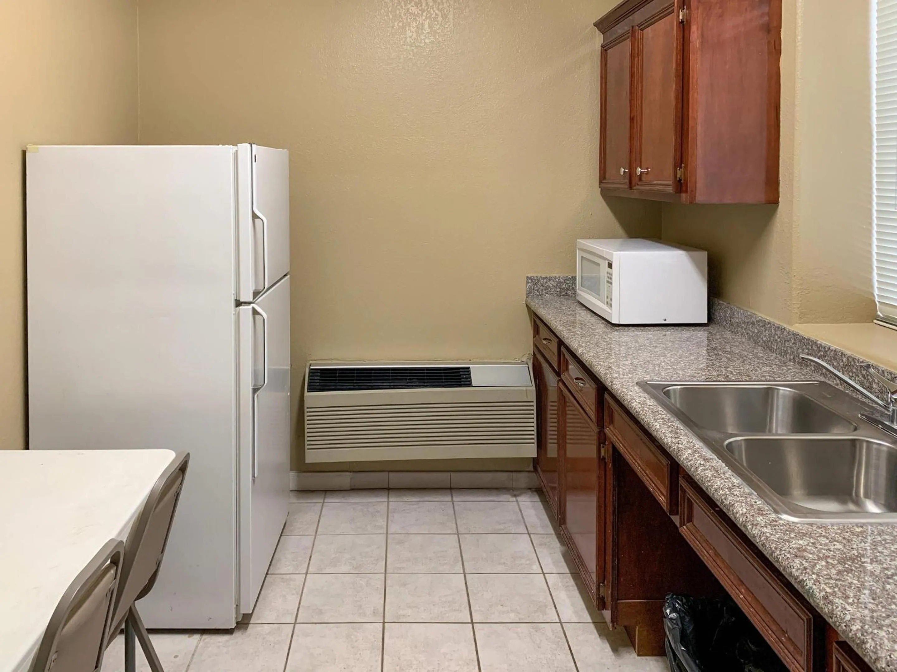 Bedroom in Quality Suites Houston NW Cy-Fair