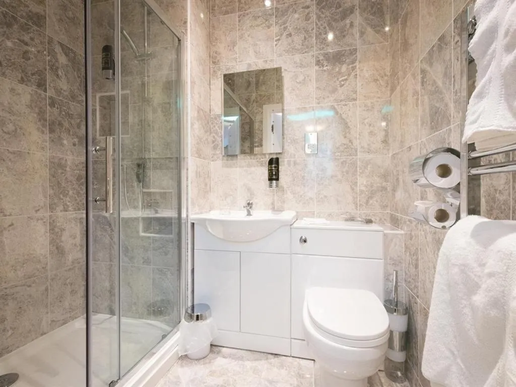 Bathroom in The Pearl Hotel