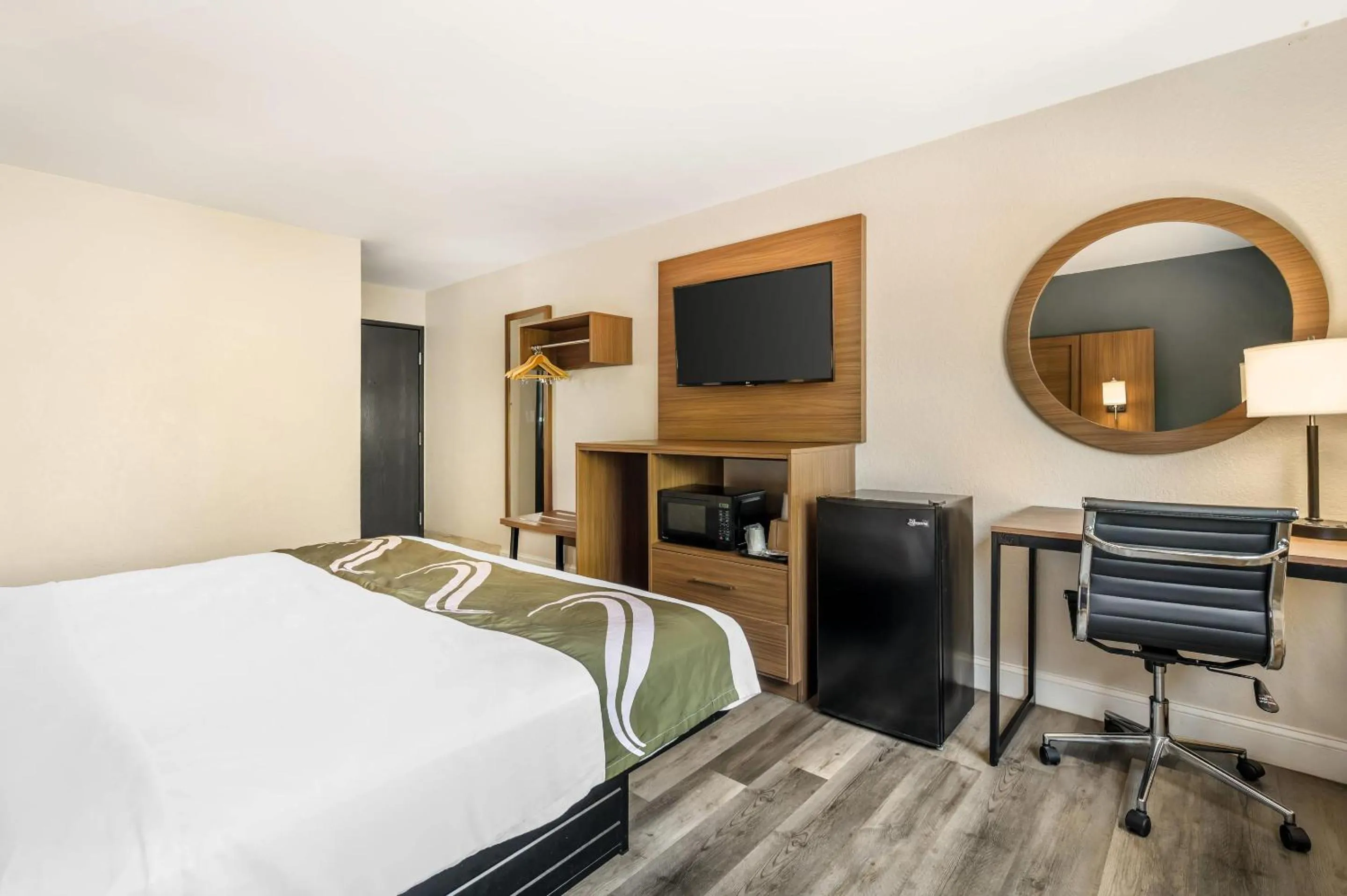 Bedroom, Bed in Quality Inn Chesapeake - Greenbrier