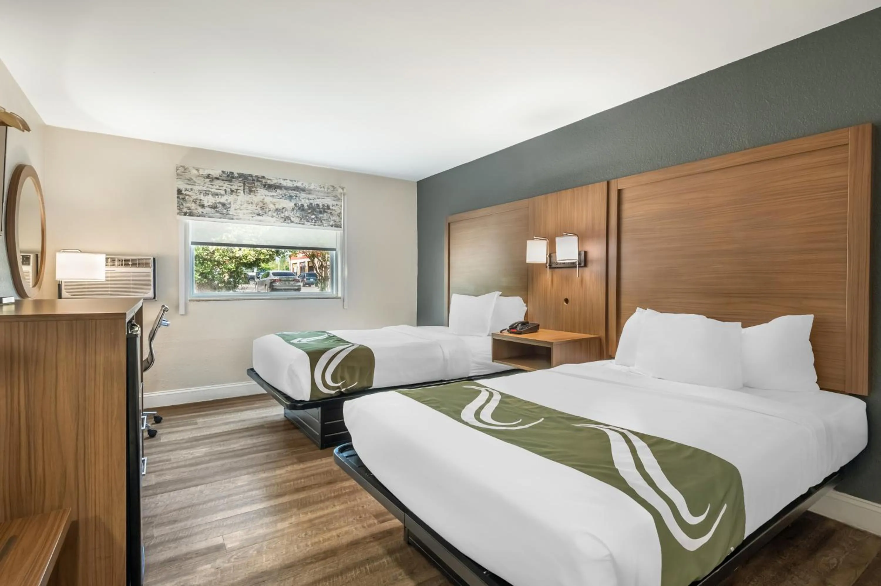 Bedroom, Bed in Quality Inn Chesapeake - Greenbrier