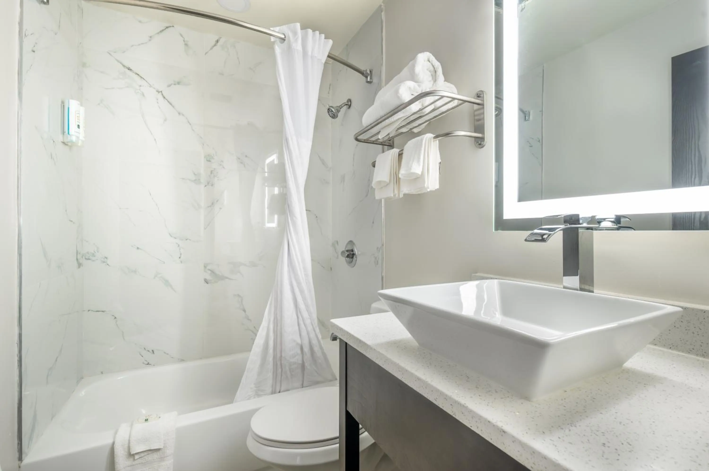 Bathroom in Quality Inn Chesapeake - Greenbrier