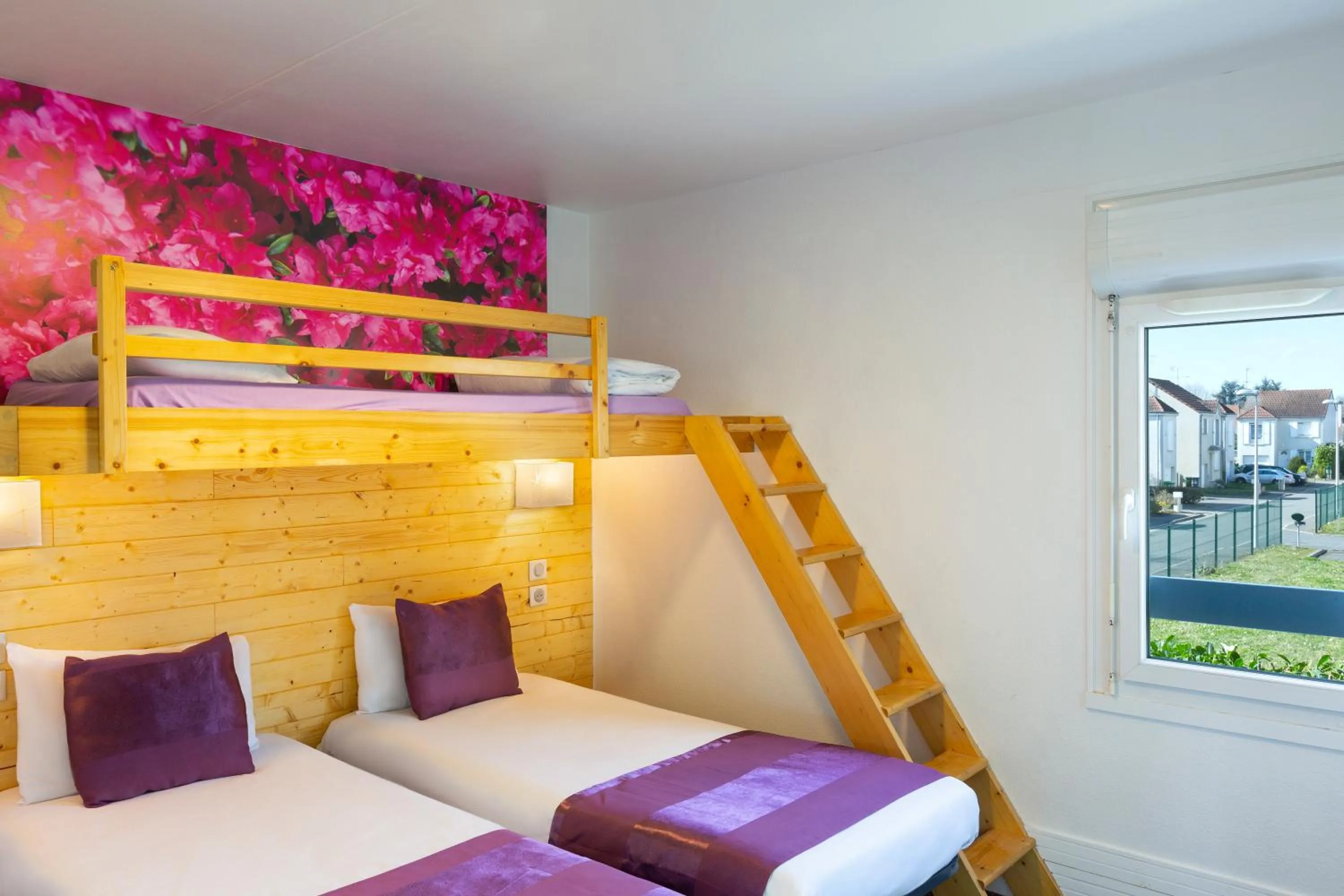 Property building, Bed in Fasthotel Orleans Zénith