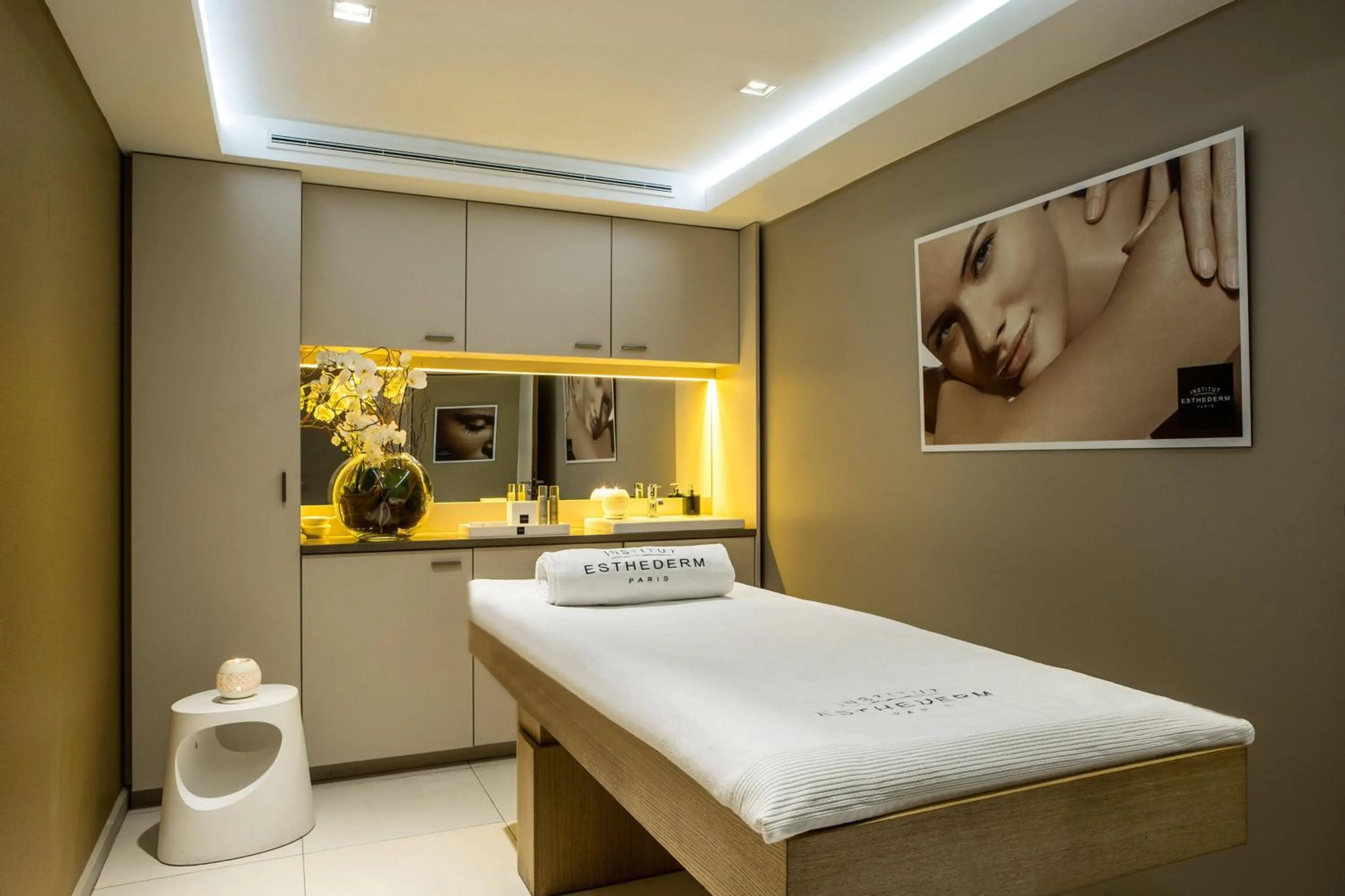 Spa and wellness centre/facilities in Renaissance Aix-en-Provence Hotel