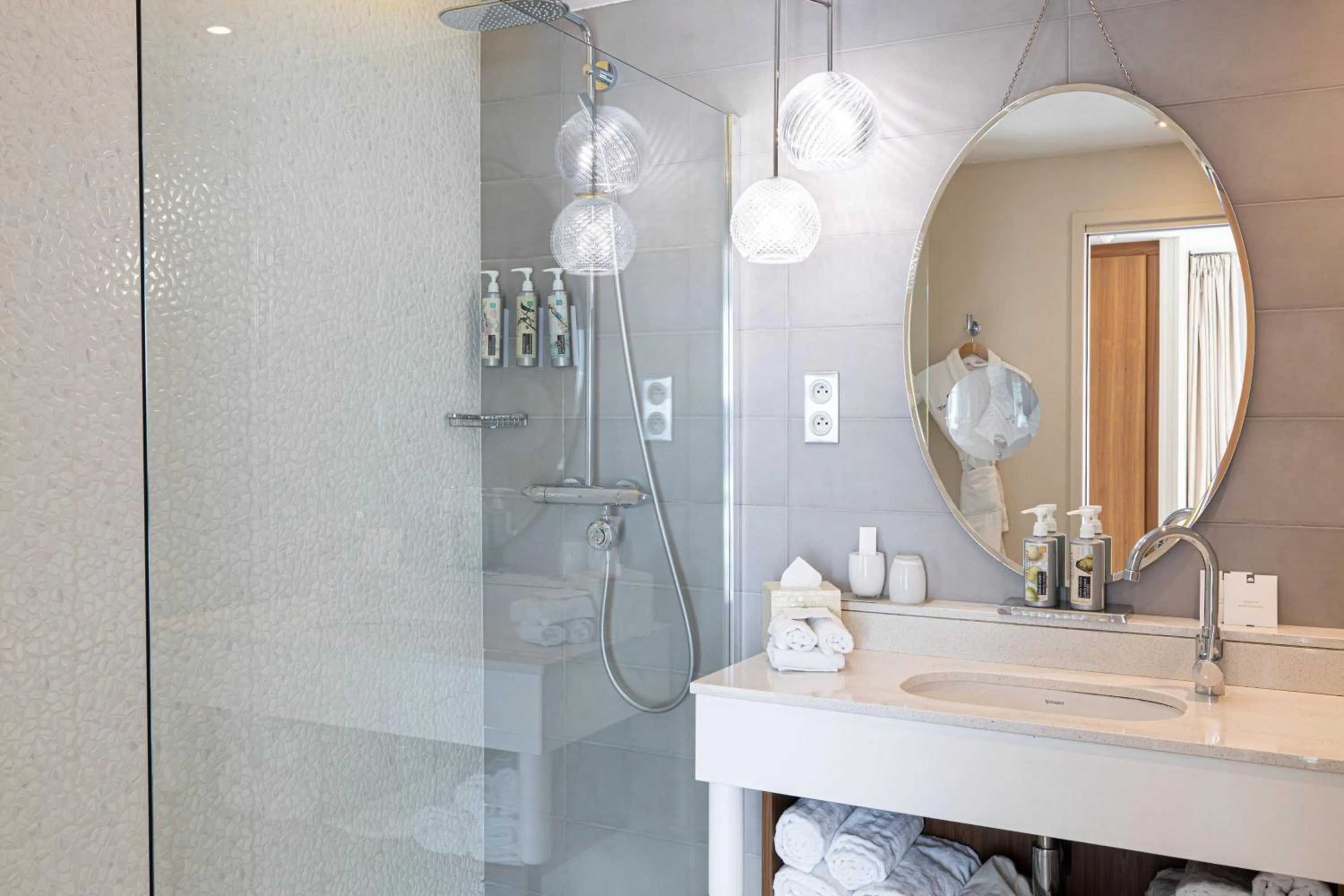 Living room in Renaissance Aix-en-Provence Hotel