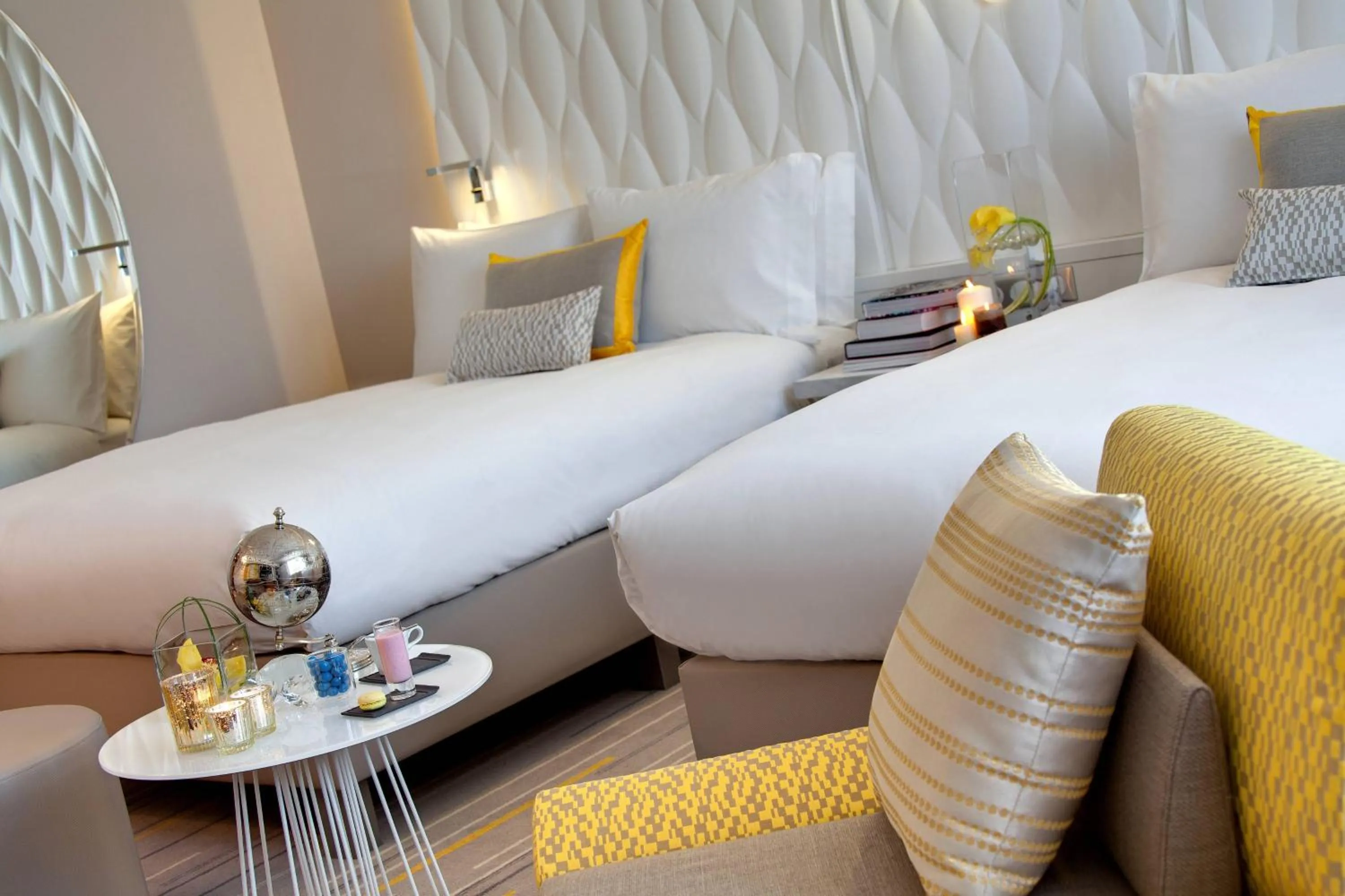 Photo of the whole room, Bed in Renaissance Aix-en-Provence Hotel