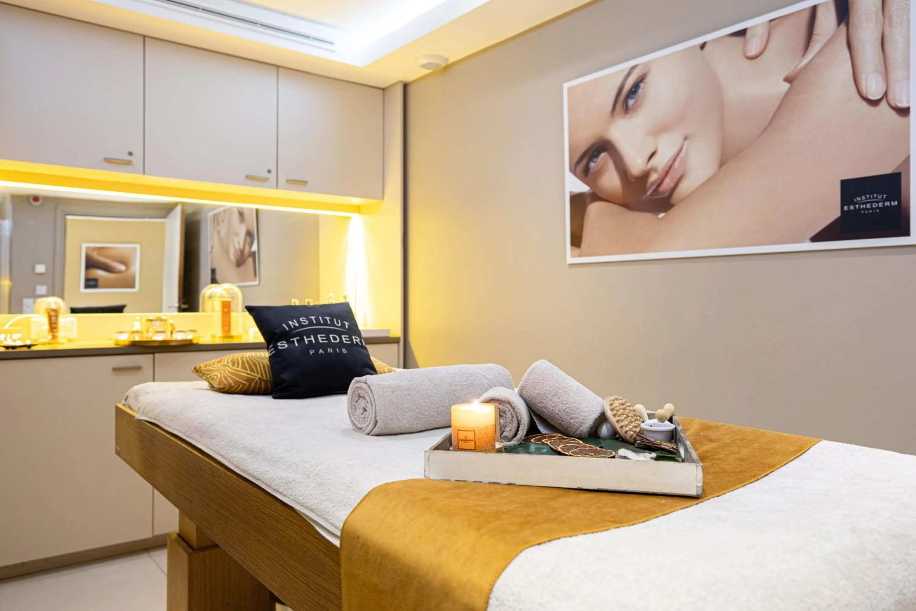 Spa and wellness centre/facilities, Bed in Renaissance Aix-en-Provence Hotel
