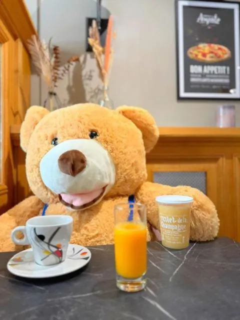 Breakfast in Brit Hotel Essentiel REIMS Taissy