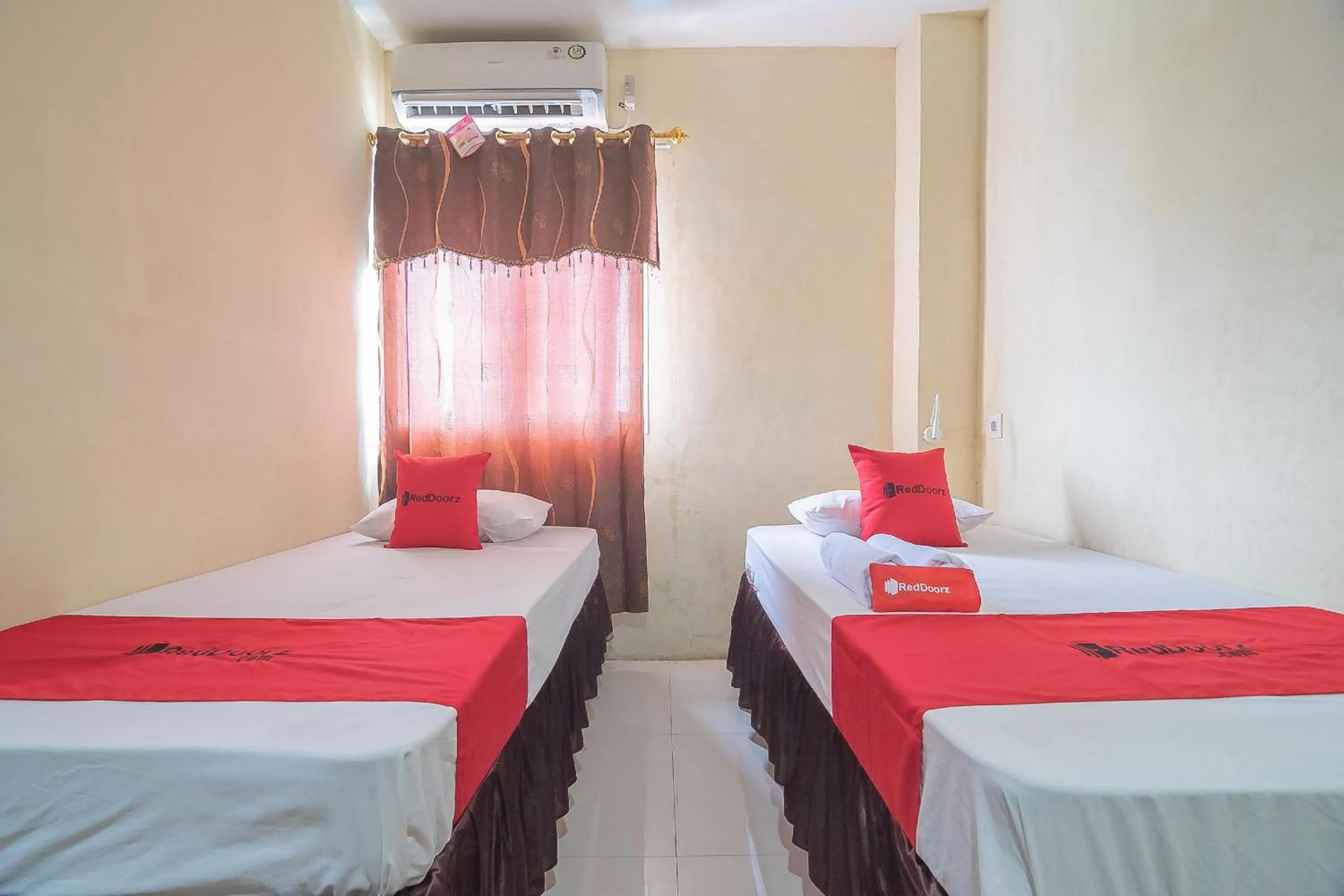 Bed in RedDoorz Syariah At Jalan cilik Riwut Kapuas