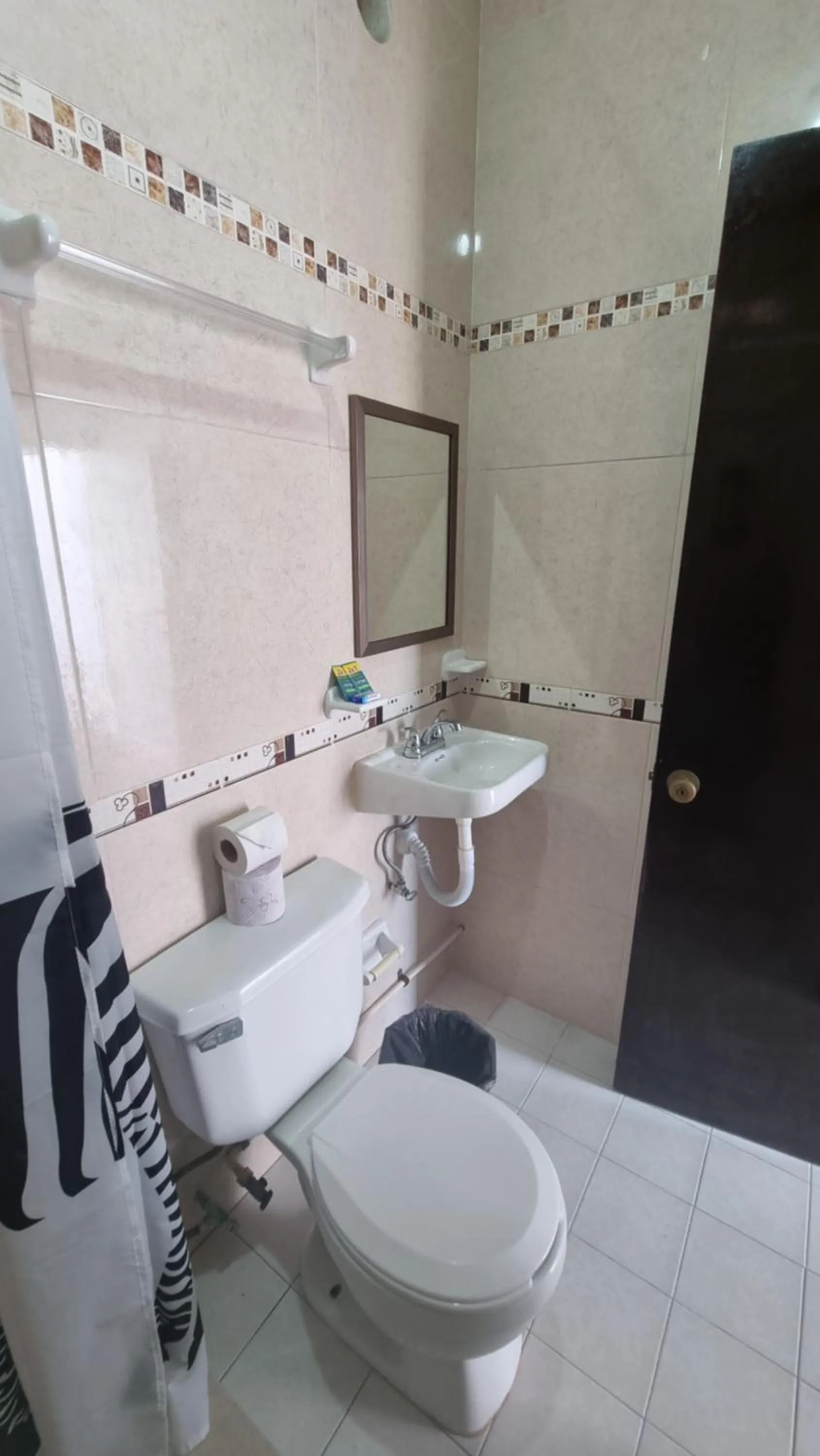 Bathroom in A una calle del ado 5ta avenida