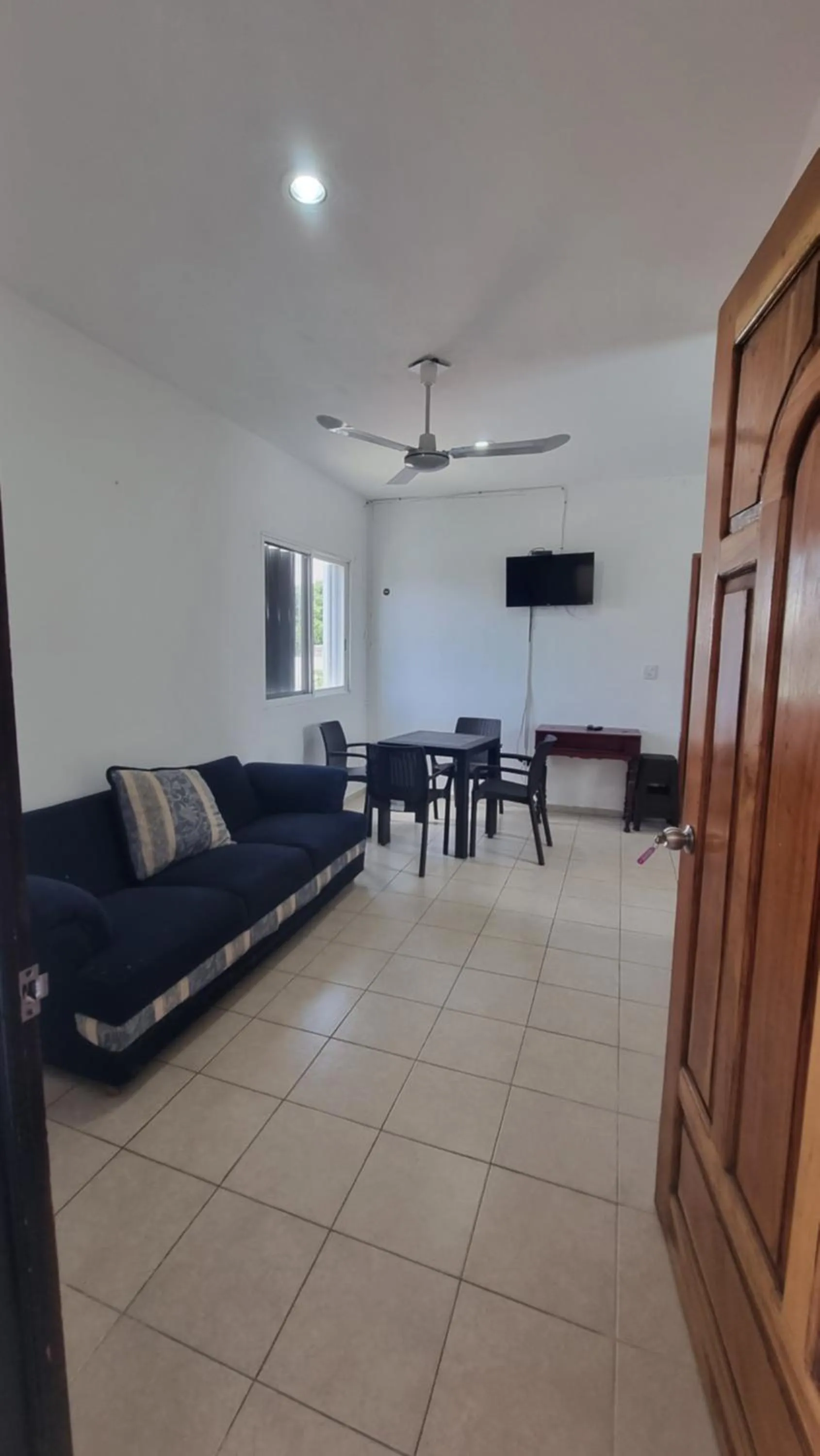 Living room in A una calle del ado 5ta avenida