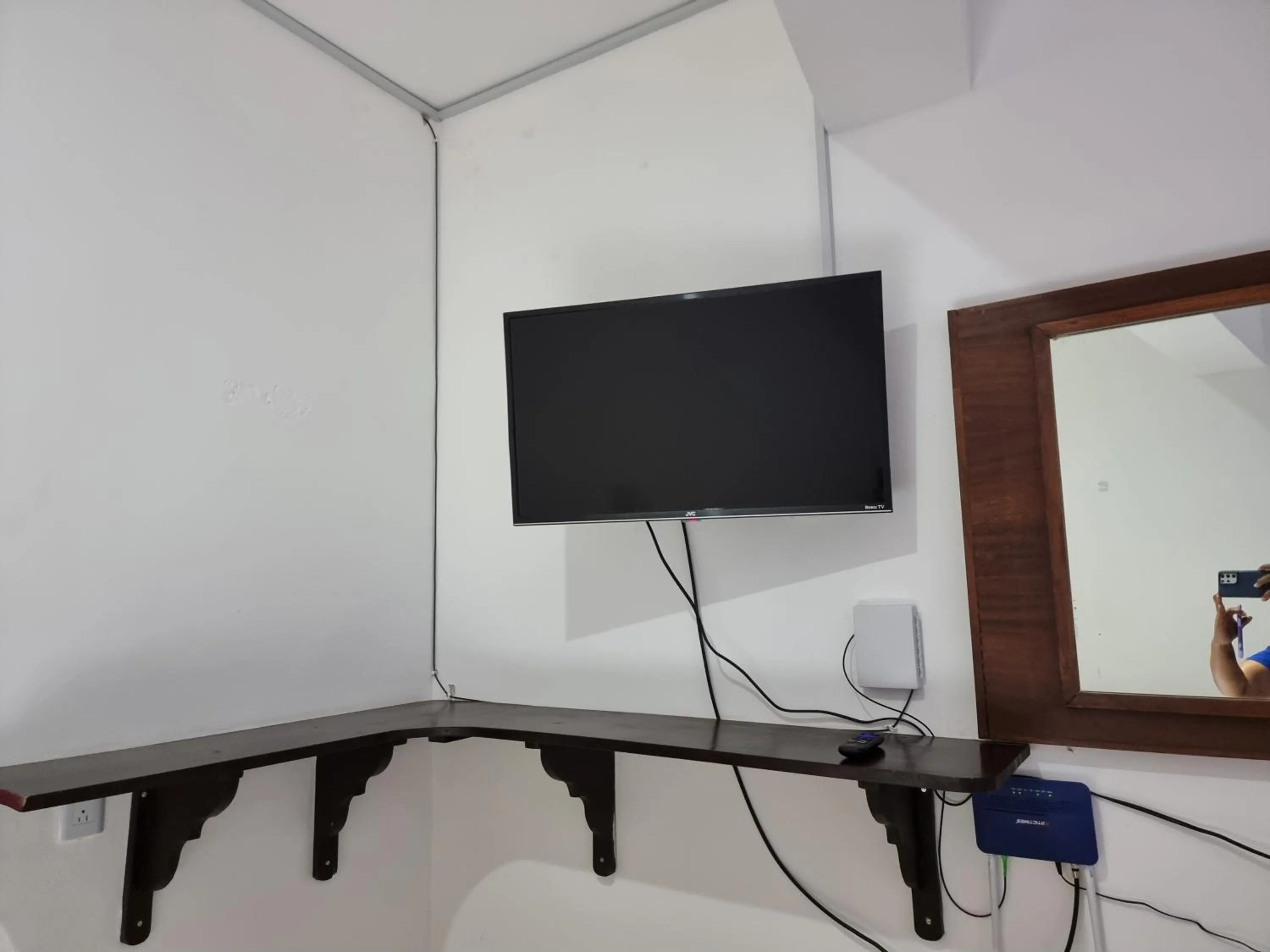 Communal lounge/ TV room in A una calle del ado 5ta avenida