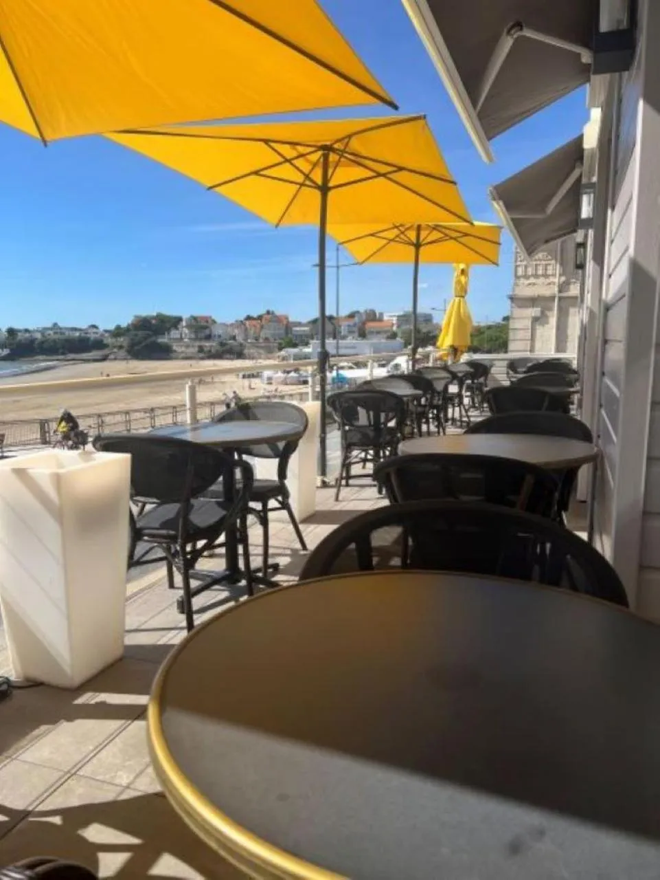 Balcony/Terrace in Hôtel The Originals Miramar, Royan Pontaillac
