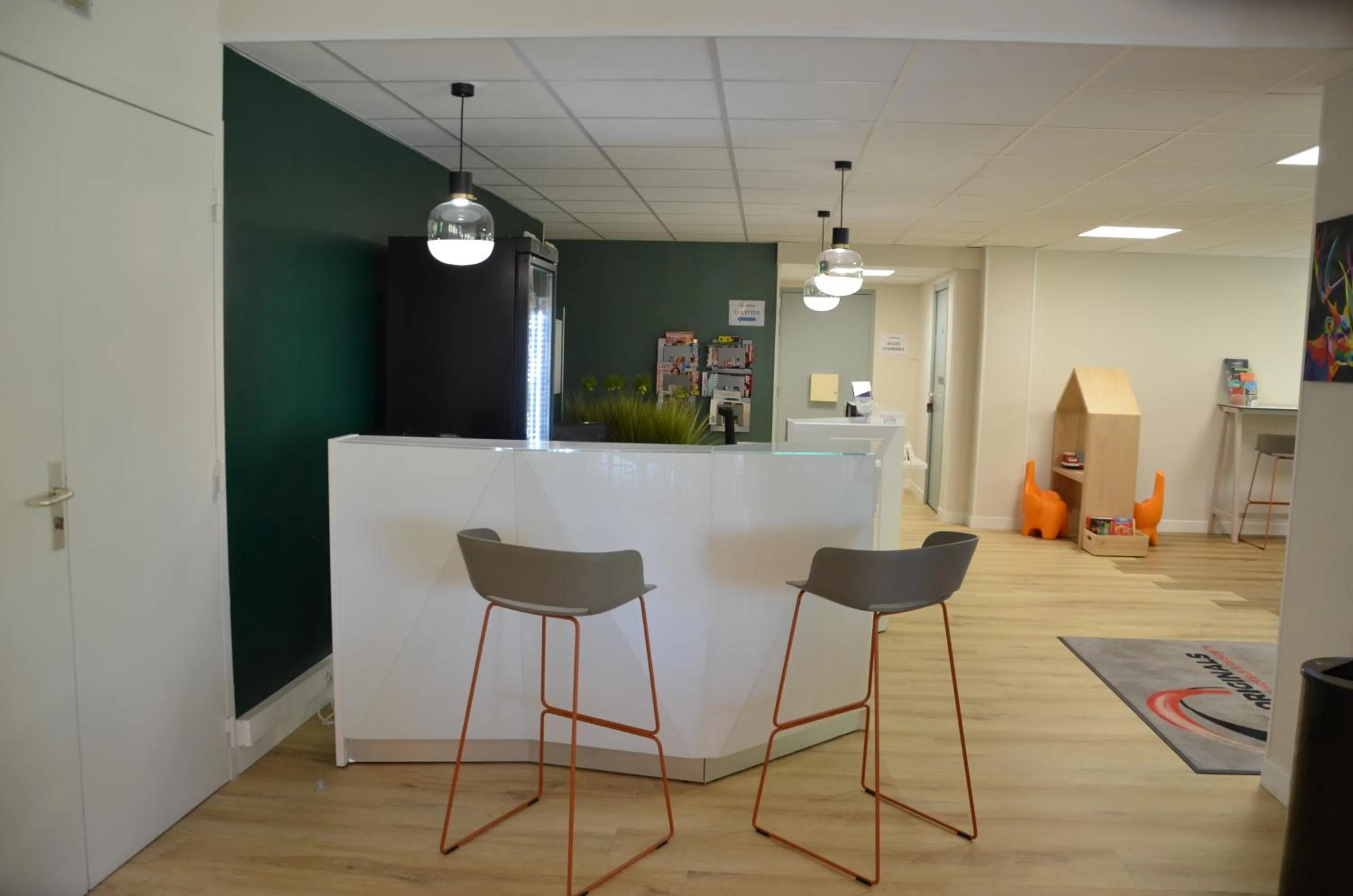 Lobby or reception in The Originals City, Hôtel Amys, Tarbes Sud