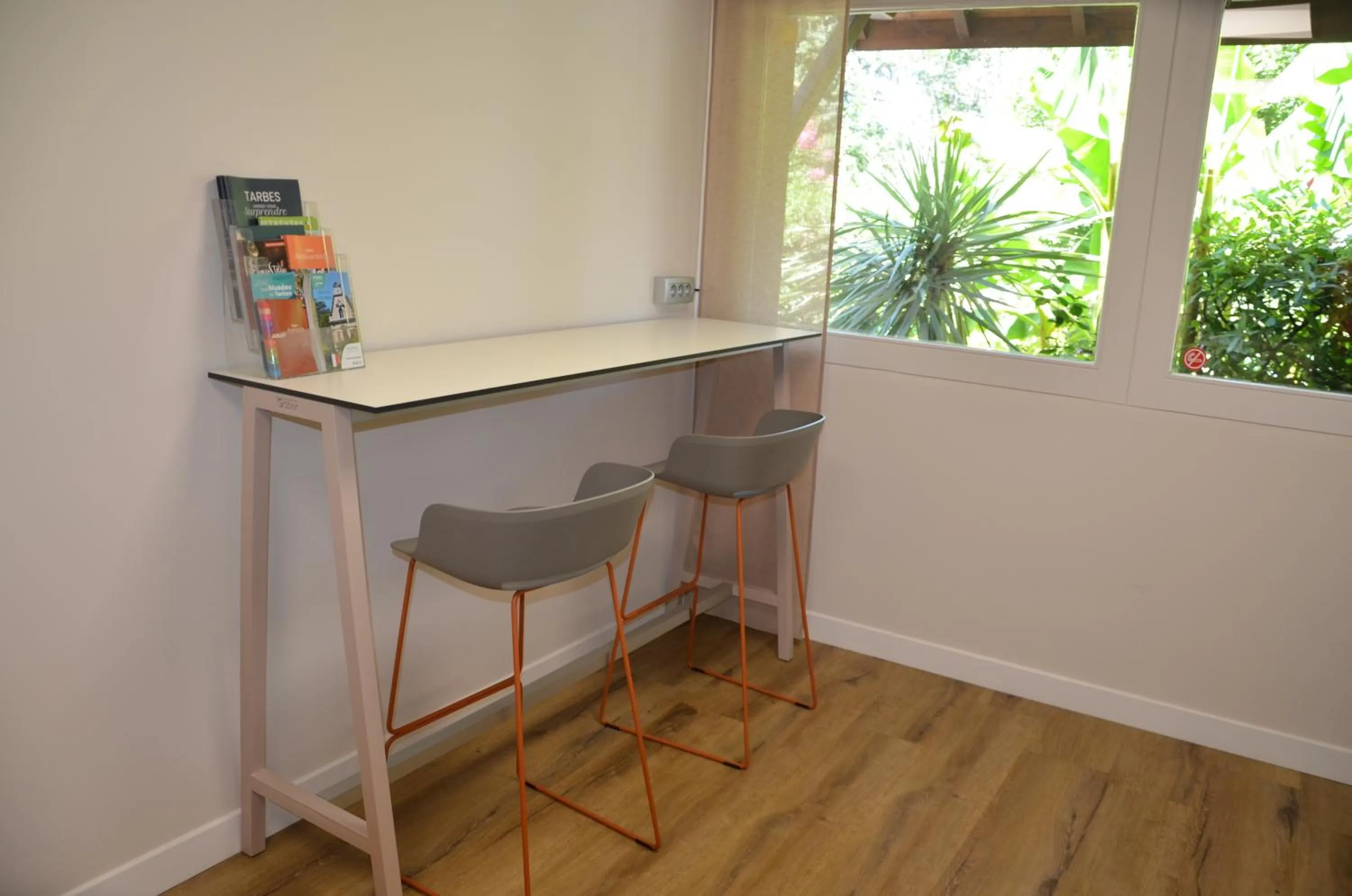 Seating area in The Originals City, Hôtel Amys, Tarbes Sud