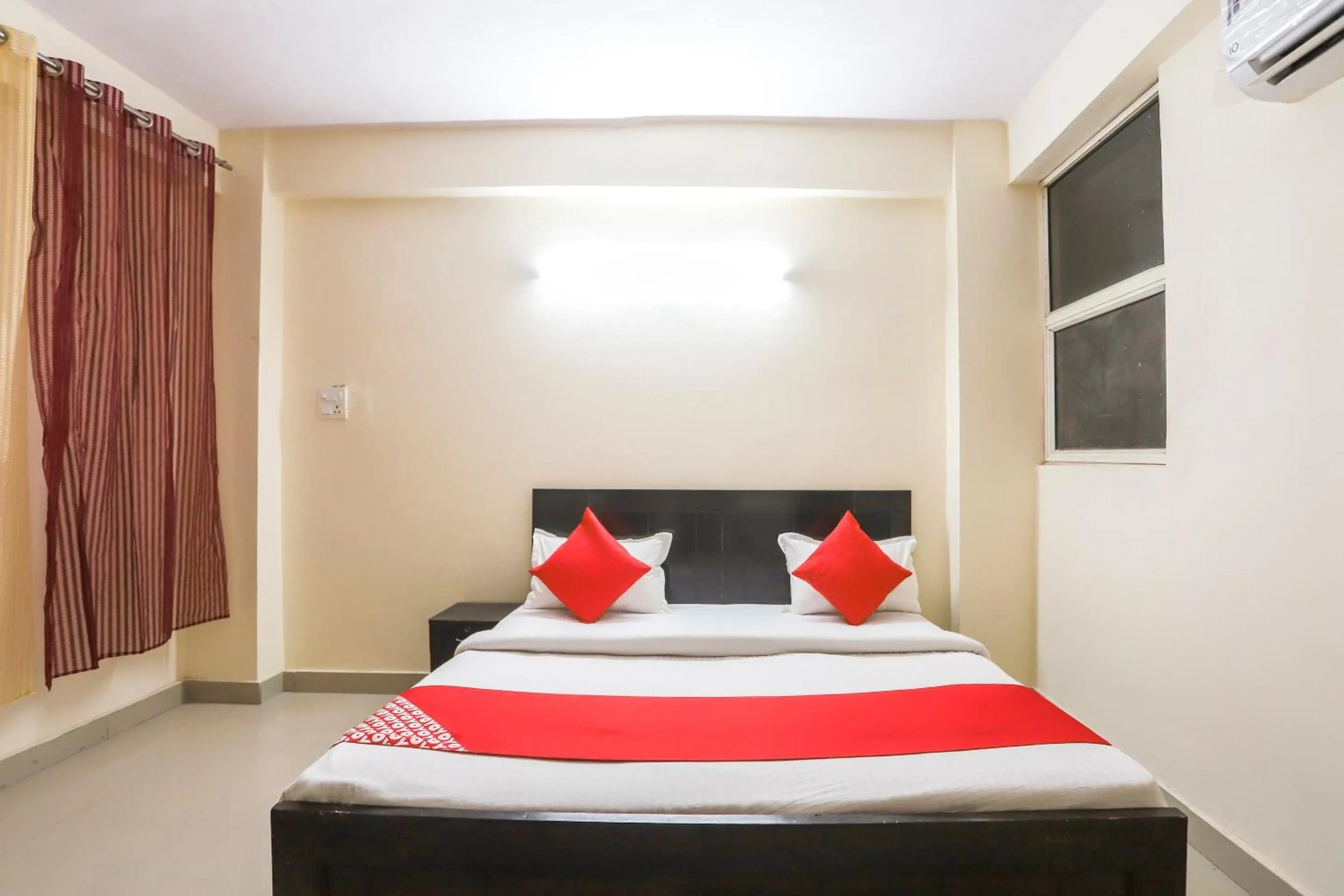 Bedroom, Bed in Hotel O Royal Residency