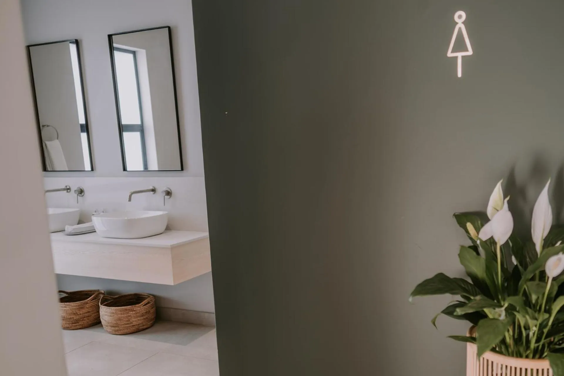 locker in Hotel Olivewood