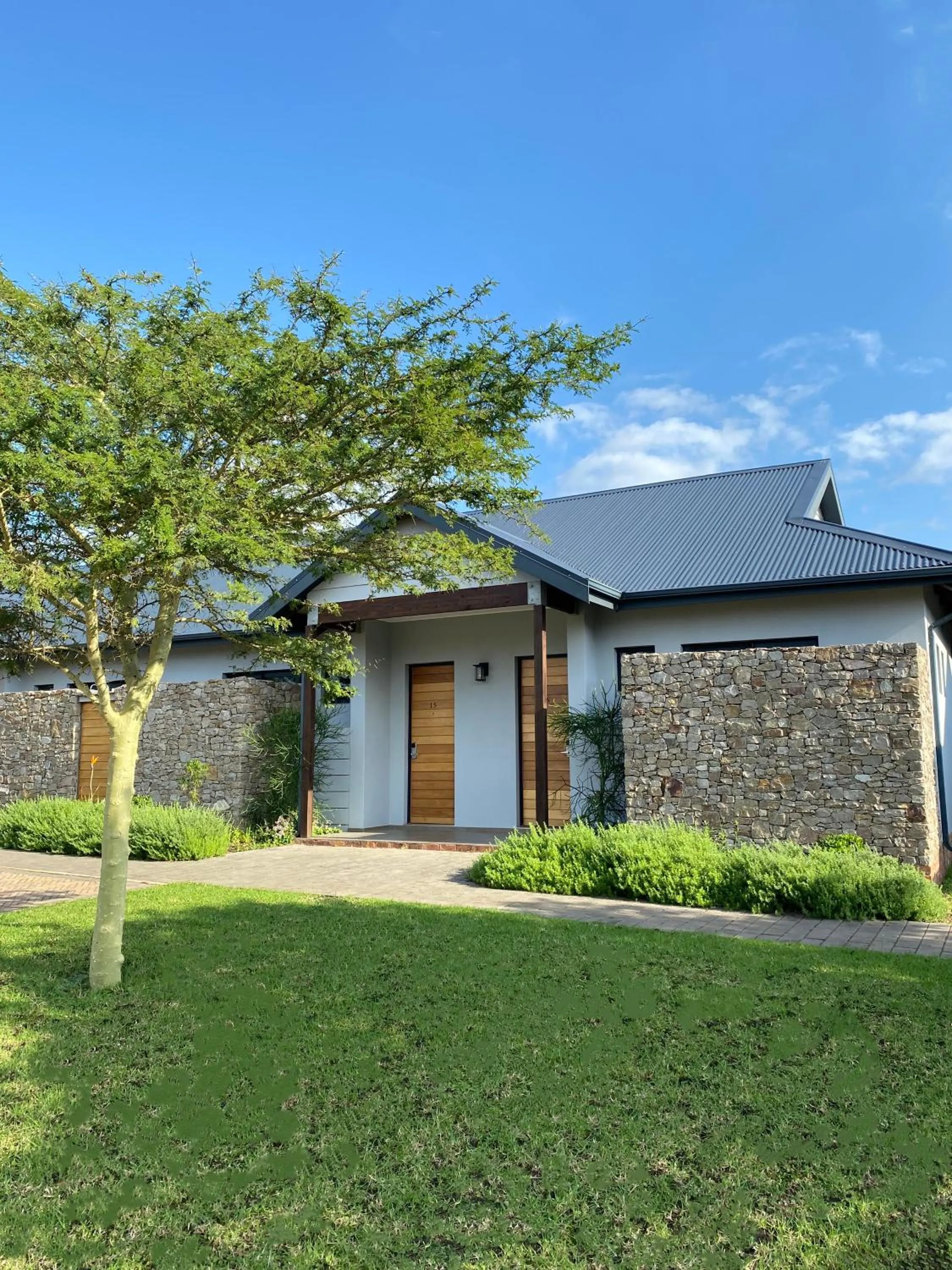 Property building in Hotel Olivewood