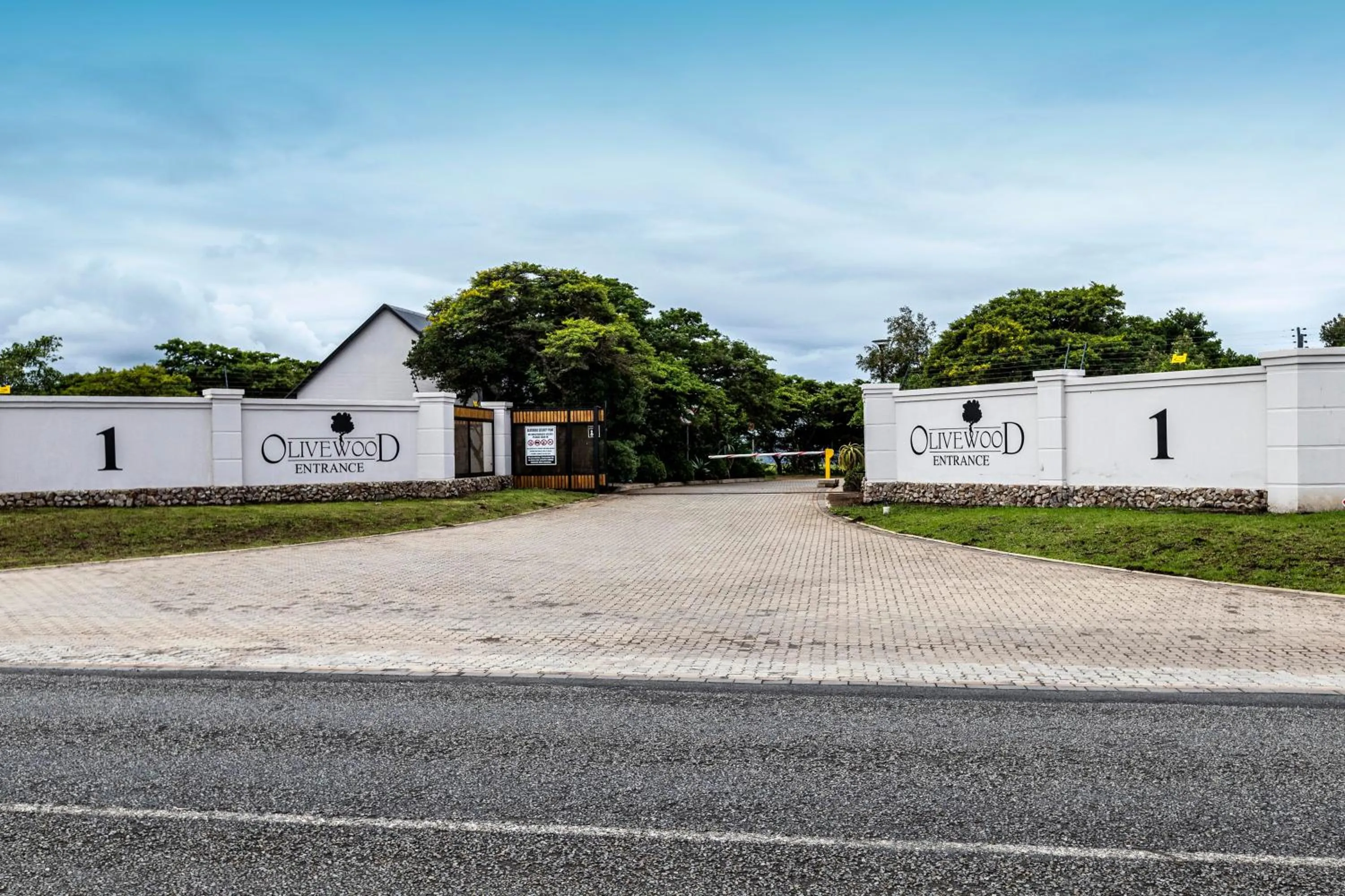 Property building in Hotel Olivewood