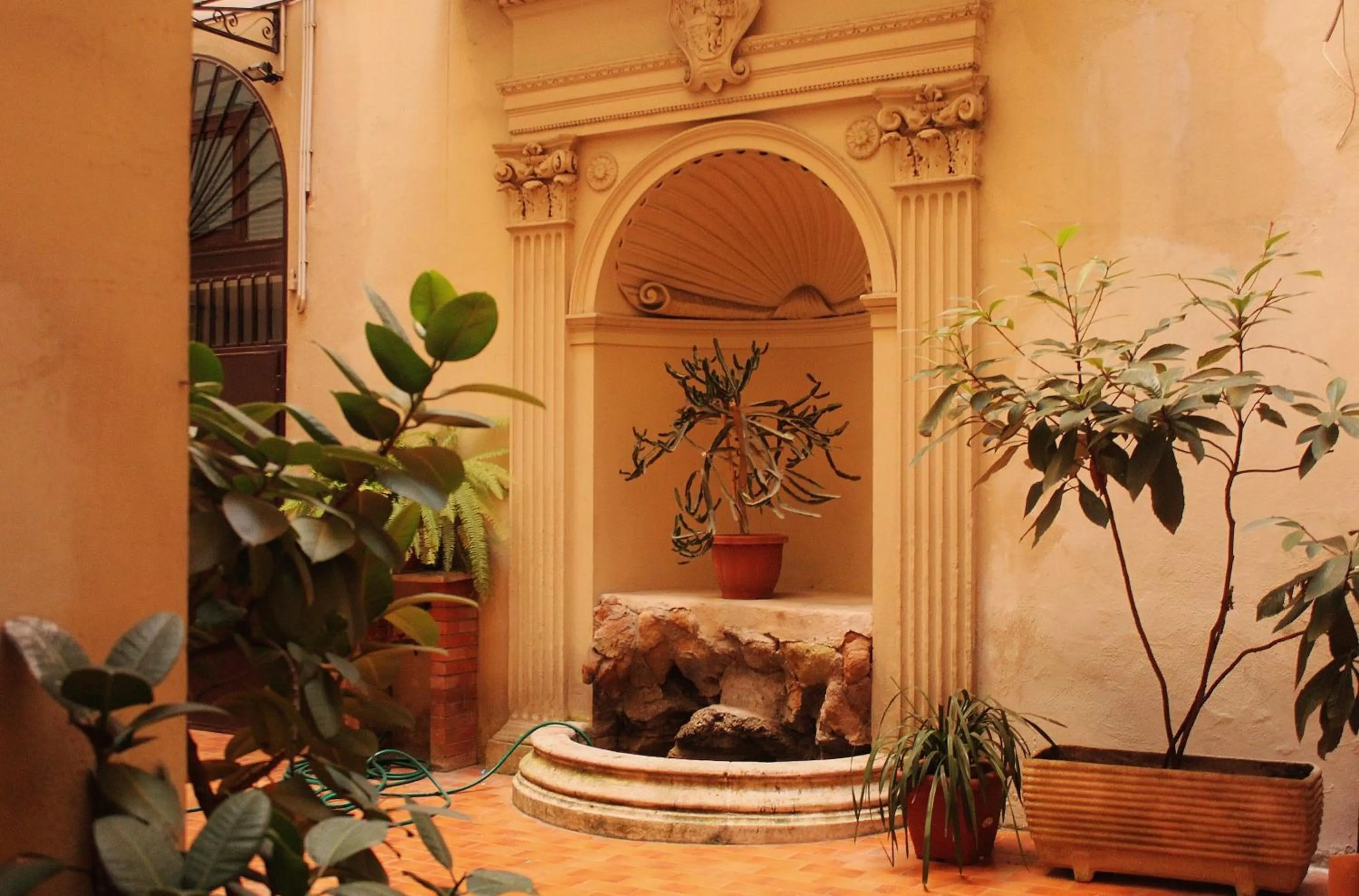 Facade/entrance in AmoRoma Suite