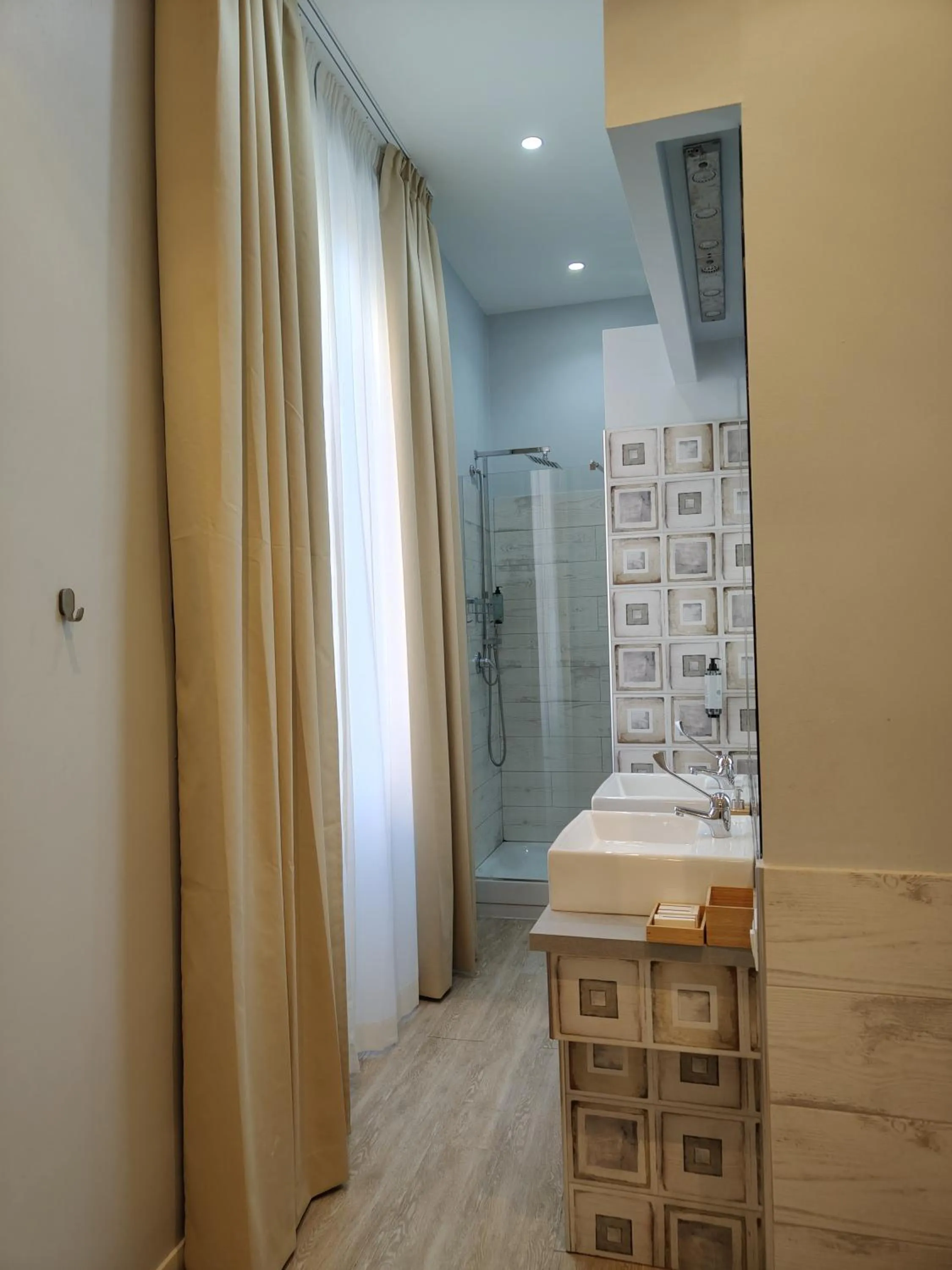 Bathroom in AmoRoma Suite