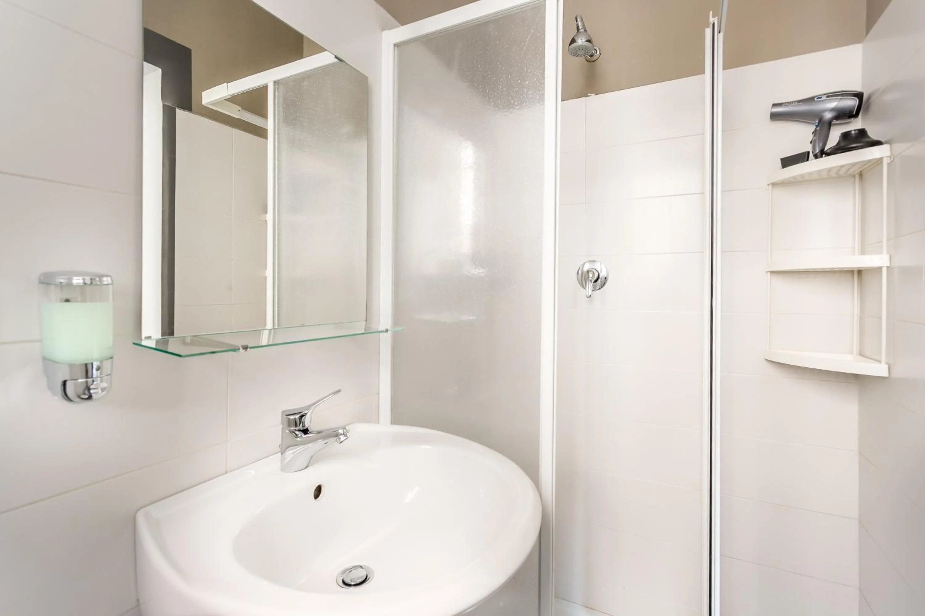 Shower in AmoRoma Suite