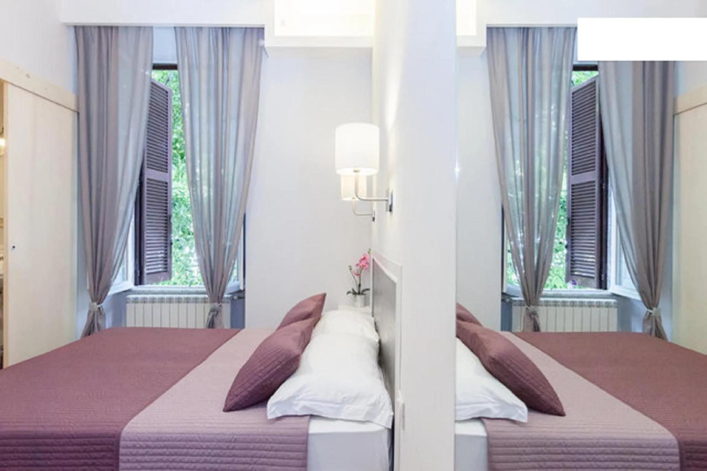 Photo of the whole room, Bed in AmoRoma Suite