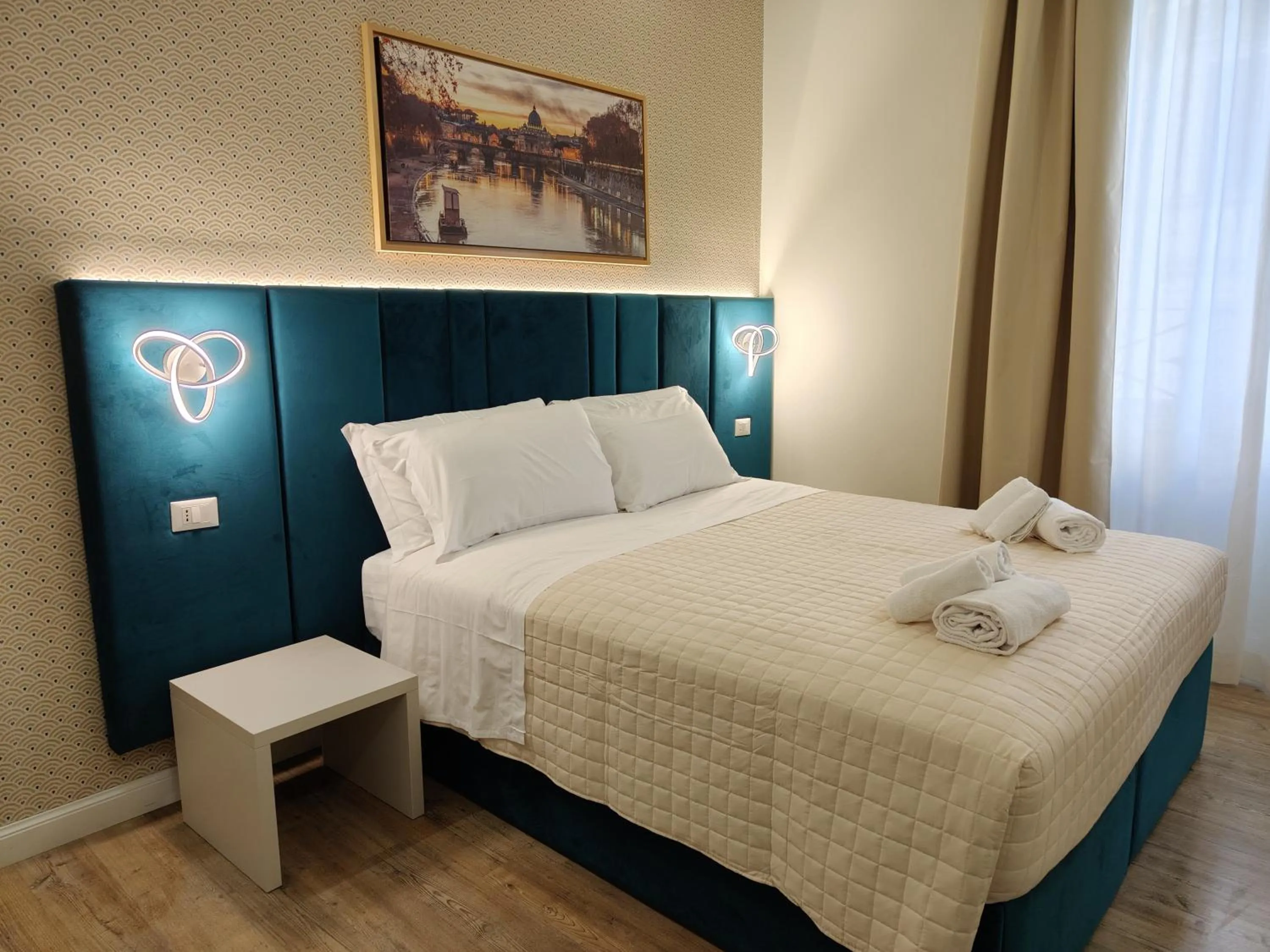 Bedroom, Bed in AmoRoma Suite