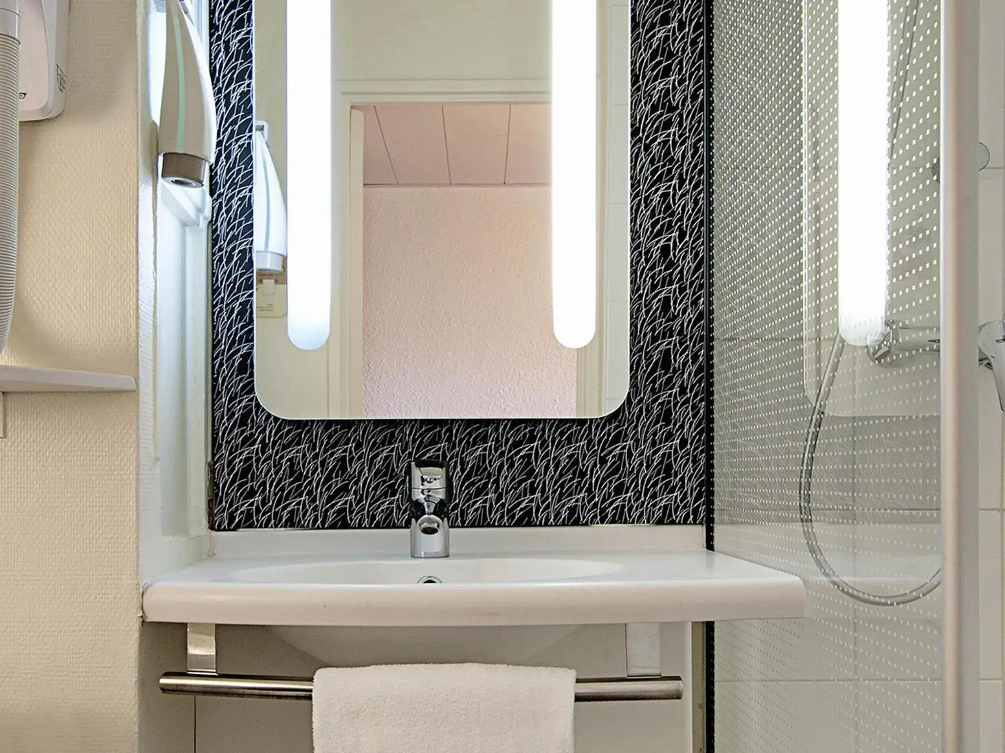 Standard Twin Room - single occupancy in ibis Lorient Centre Hôtelier Standard Twin Room - single occupancy in ibis Lorient Centre Hôtelier