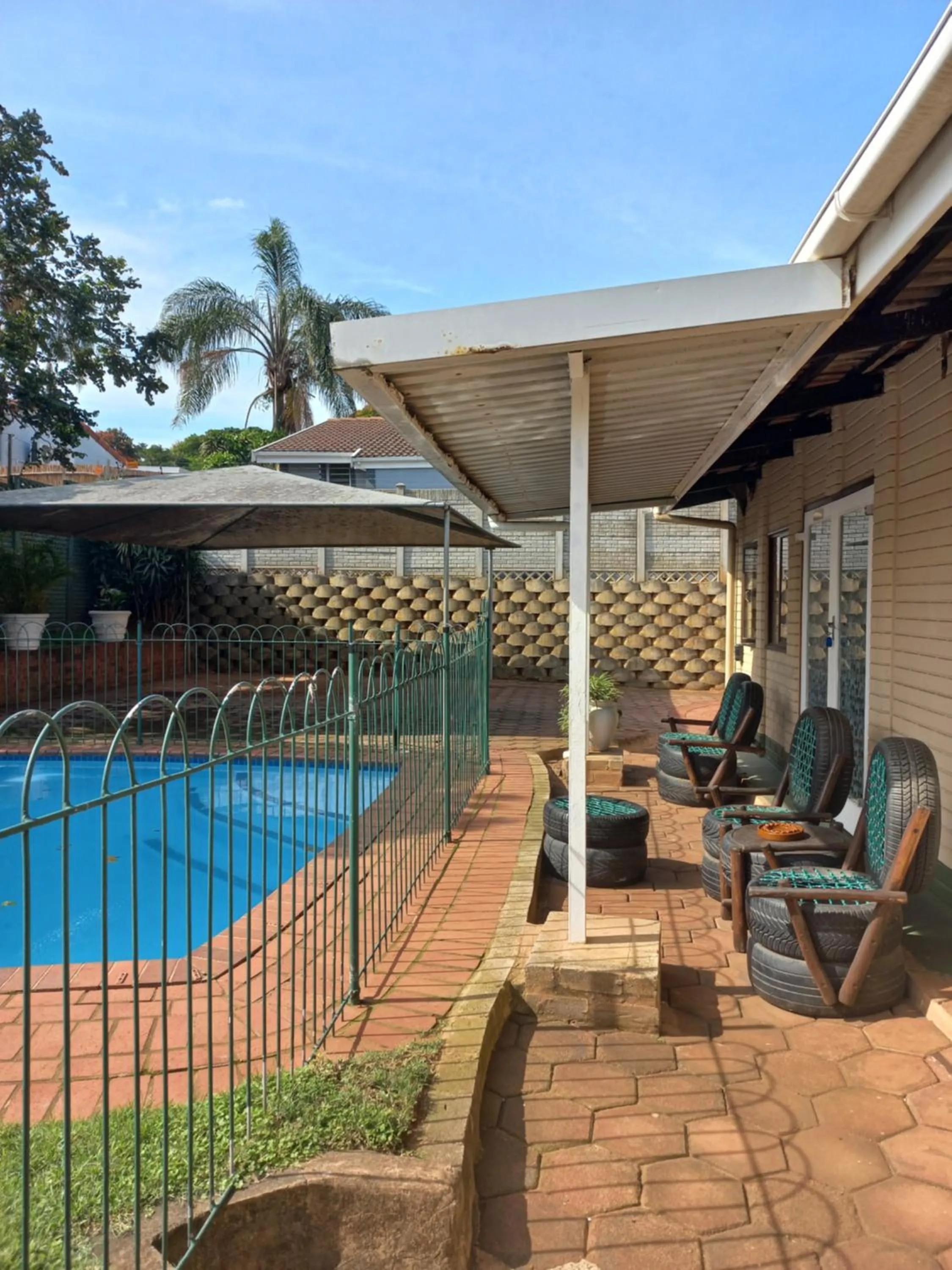 Swimming pool in Bougainvillea BNB
