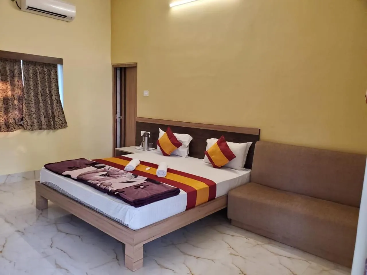 Seating area, Bed in Sundarban Tiger Roar Resort