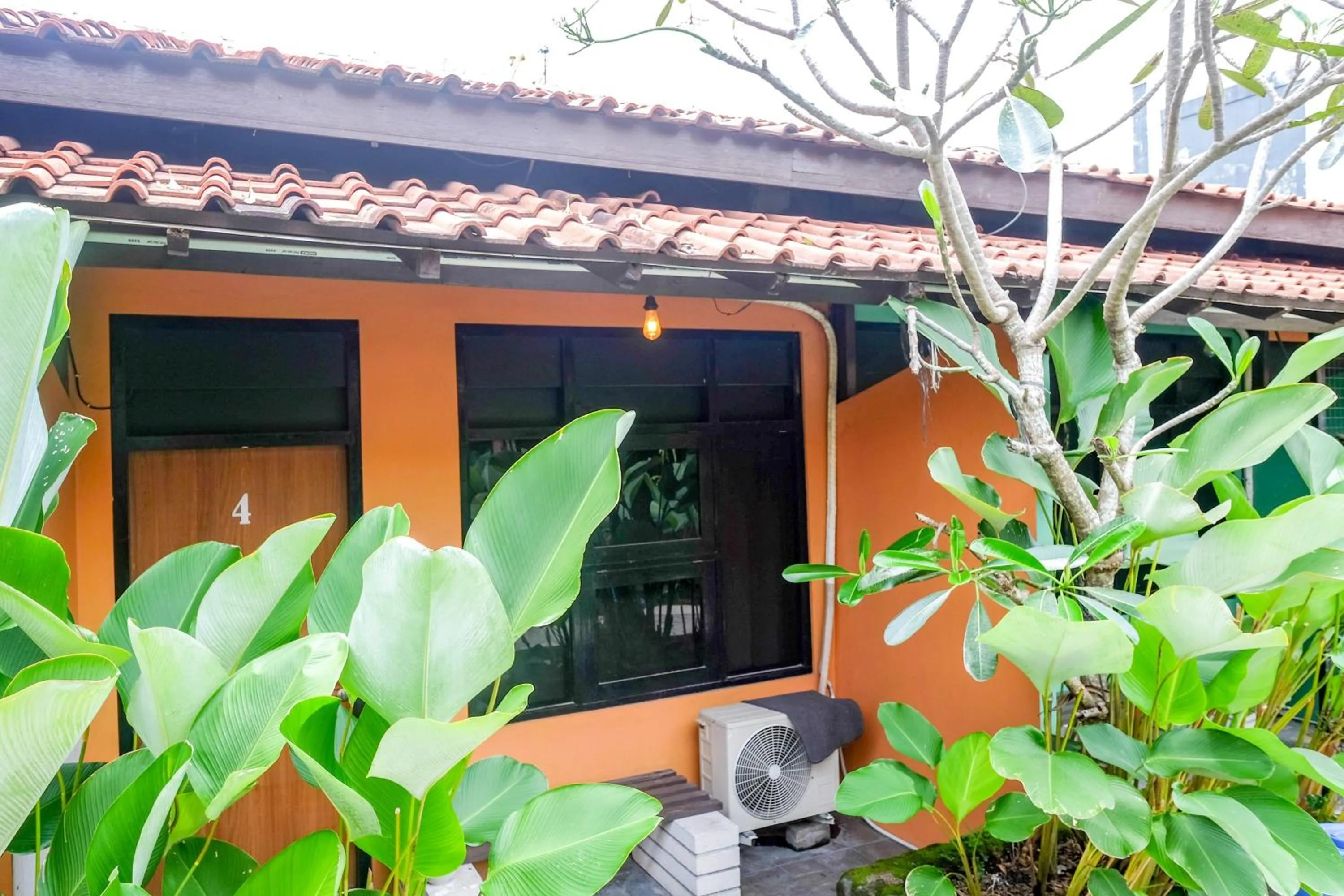 Property building in RedDoorz near Lotte Mart Maguwoharjo Yogyakarta