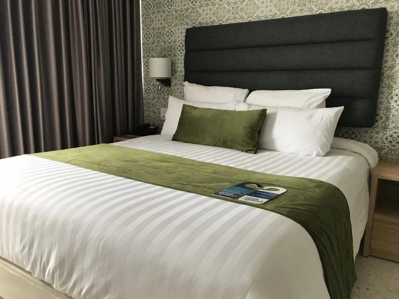 Property building, Bed in Hotel Ros Gaud