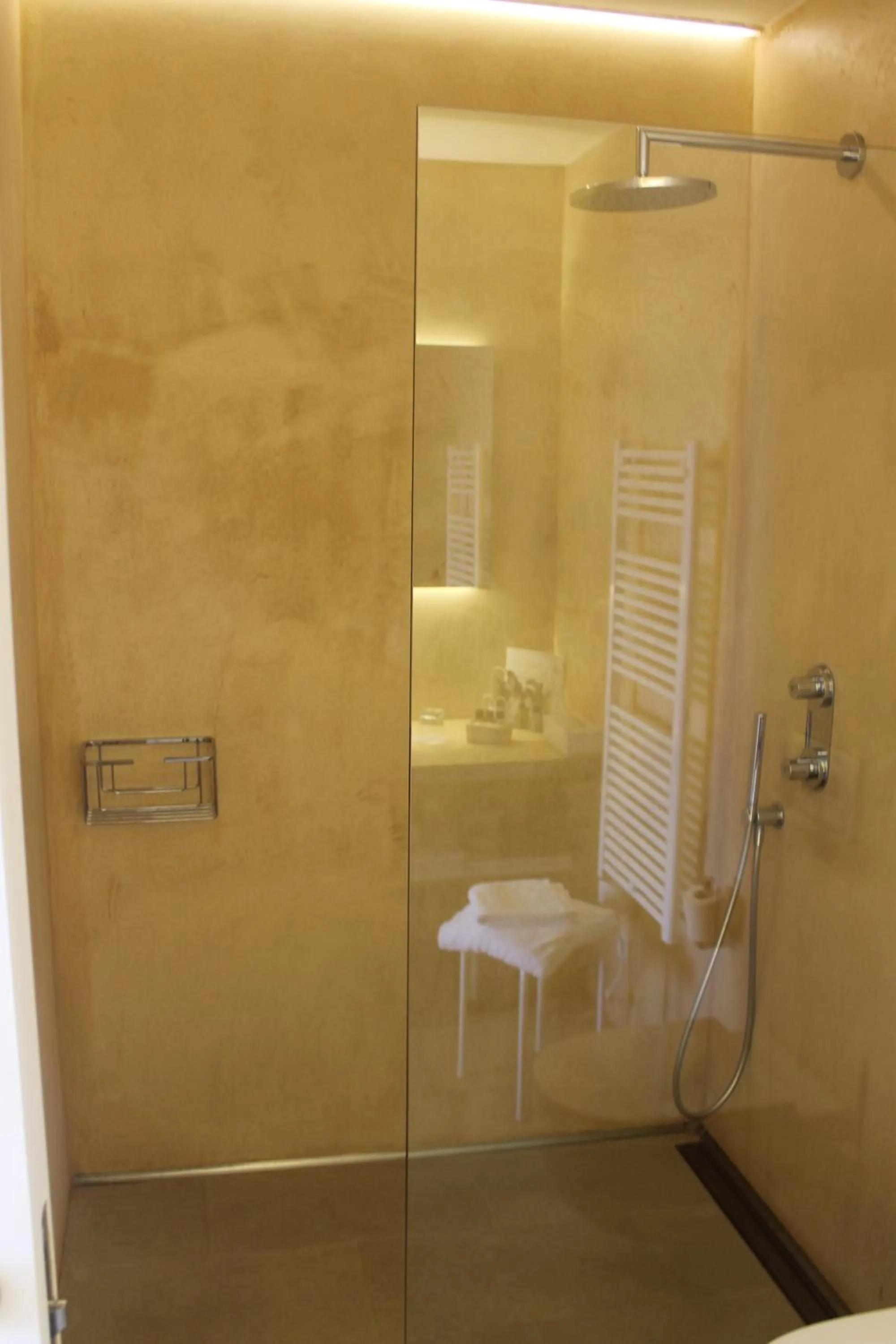Shower in Hostalet de Begur - Adults Only