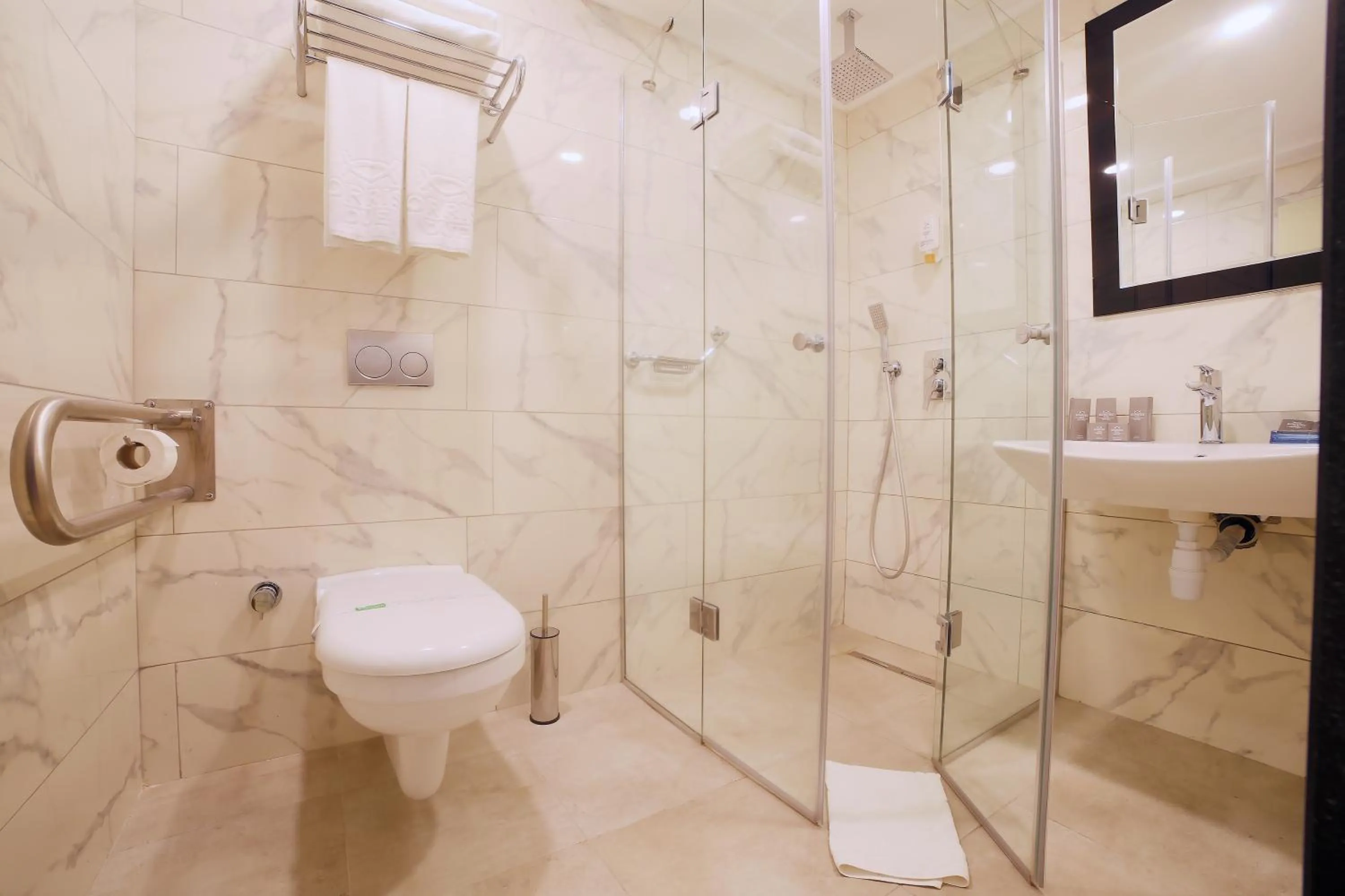 Bathroom in SORRISO HOTEL DUE