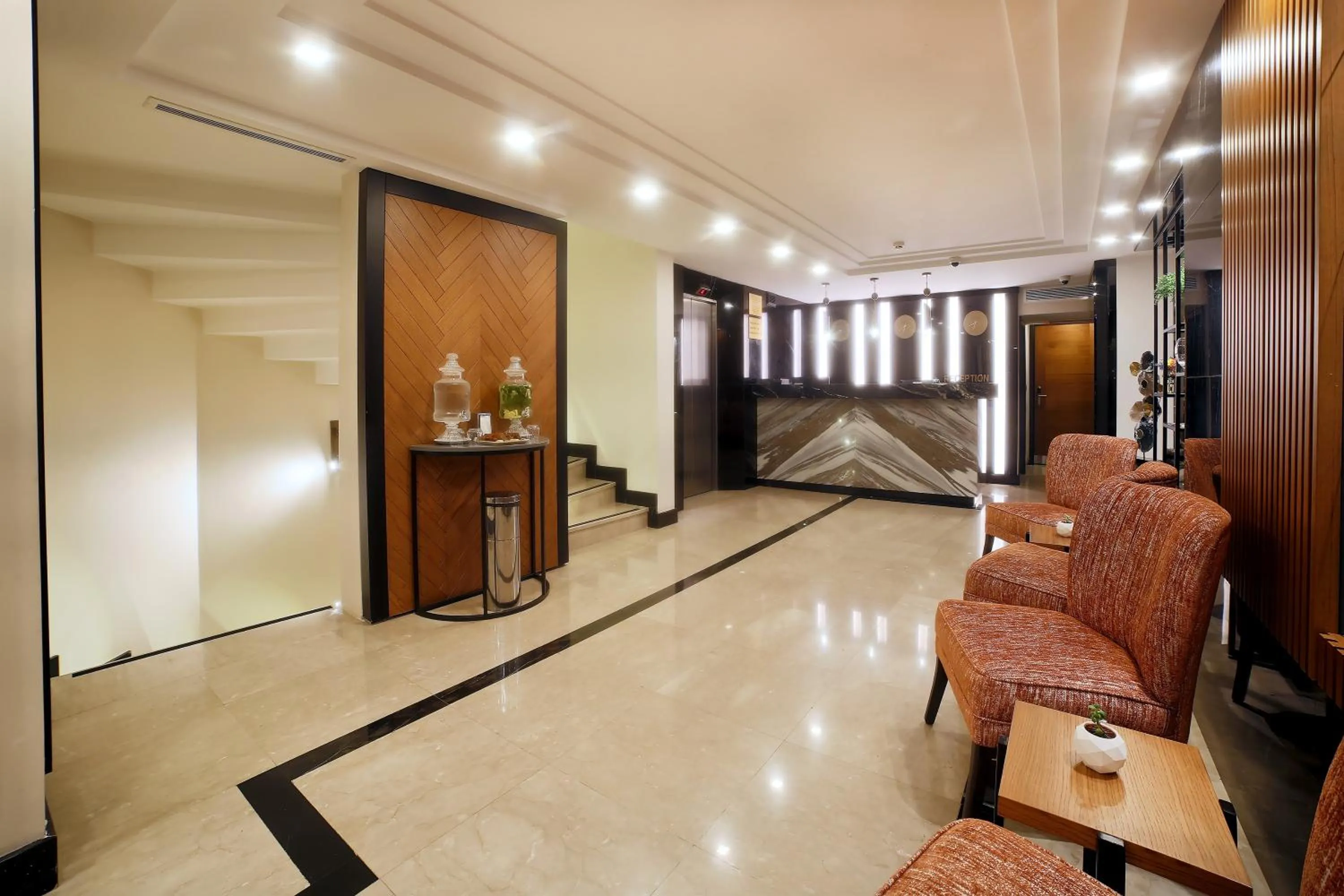 Lobby or reception in SORRISO HOTEL DUE