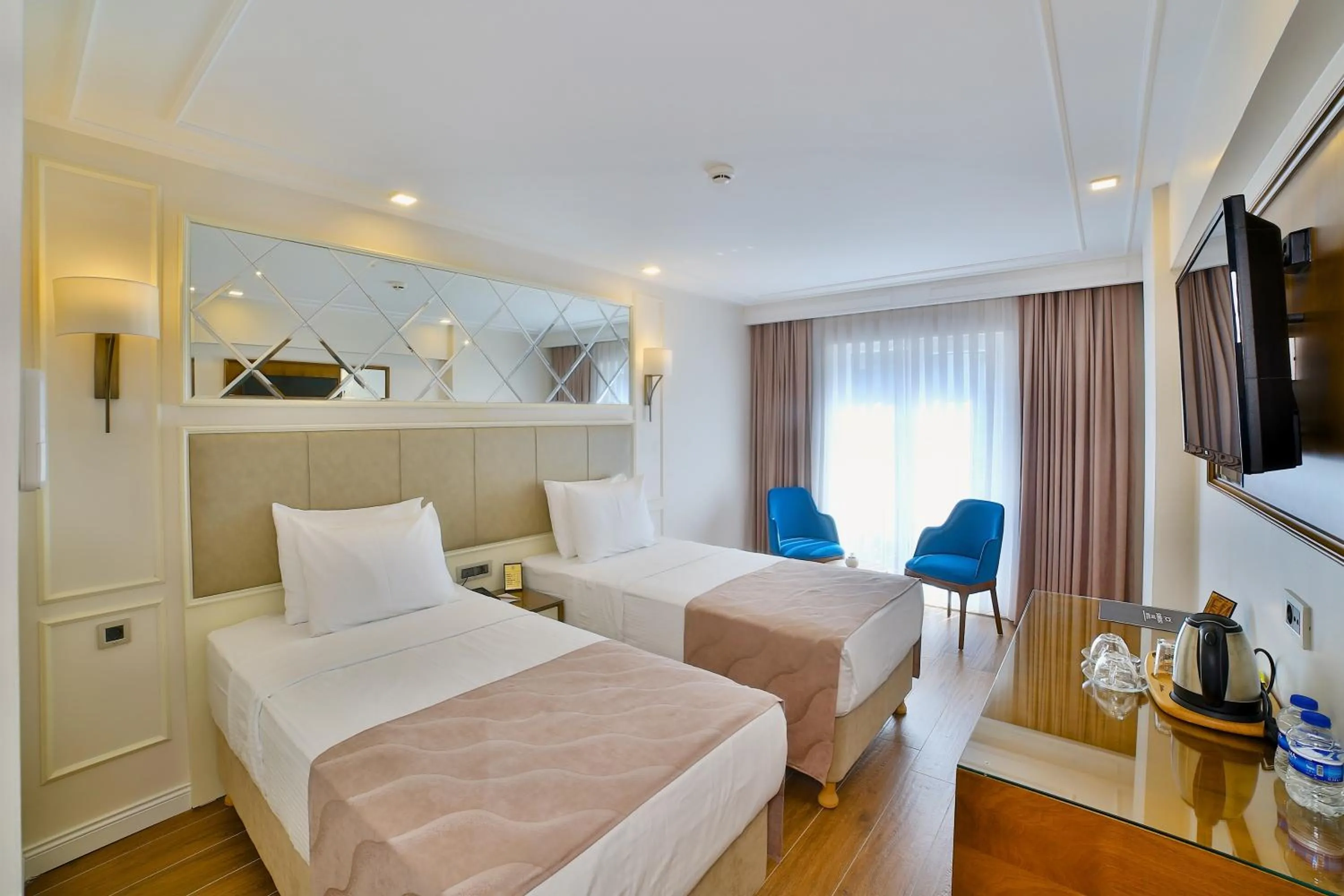 Bed in SORRISO HOTEL DUE