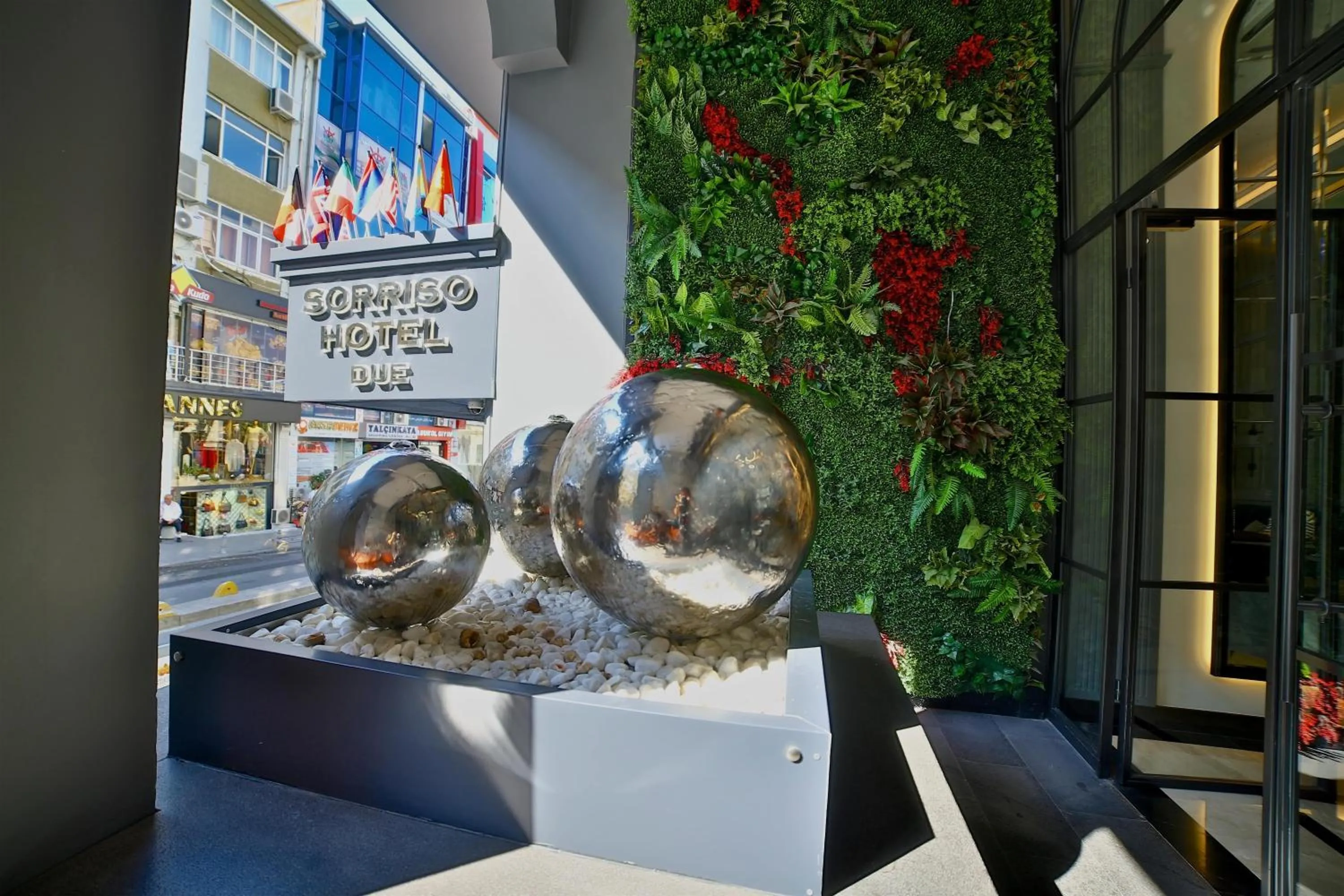 Property logo or sign in SORRISO HOTEL DUE