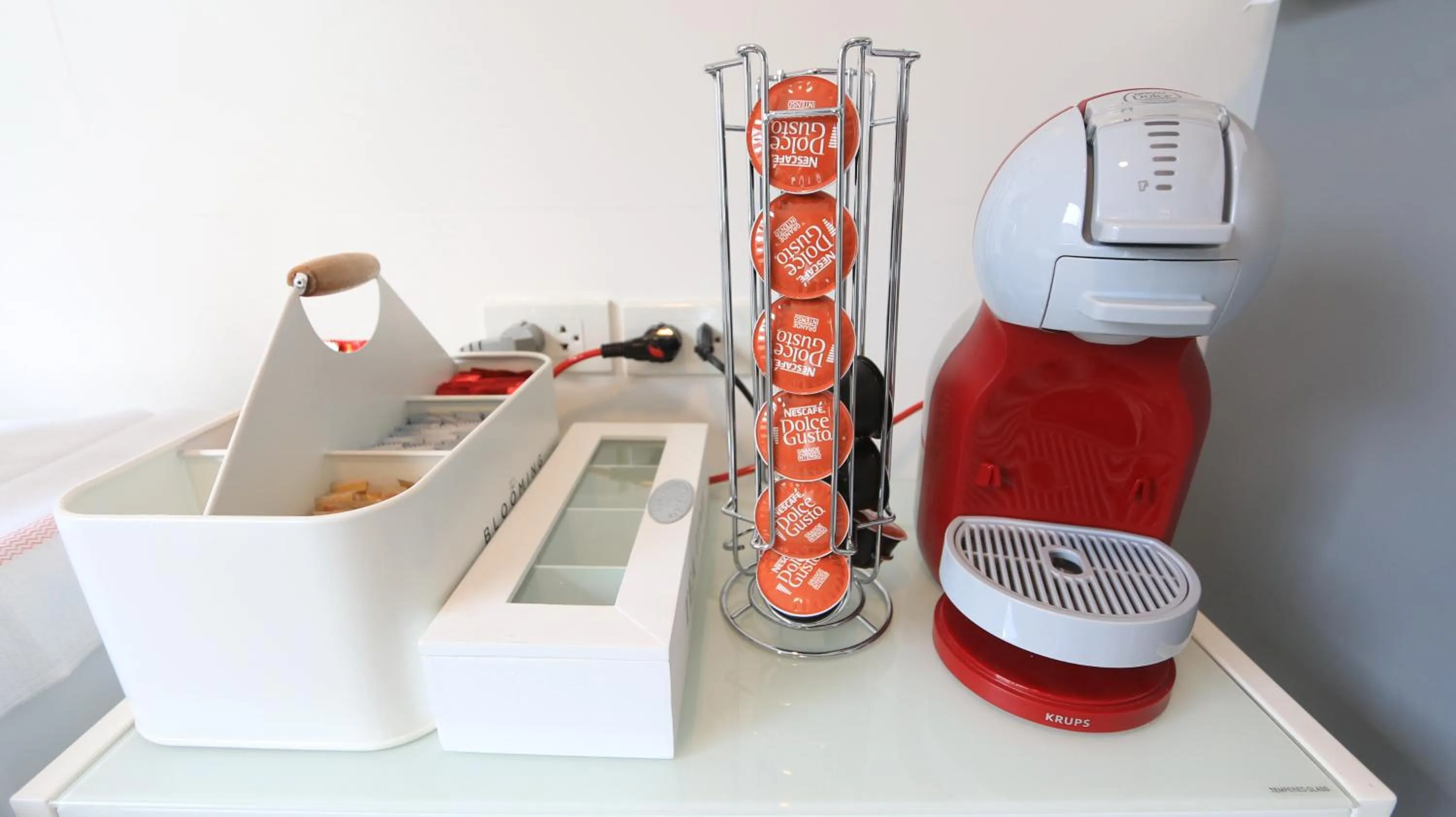 Coffee/tea facilities in Airee Premier Residence