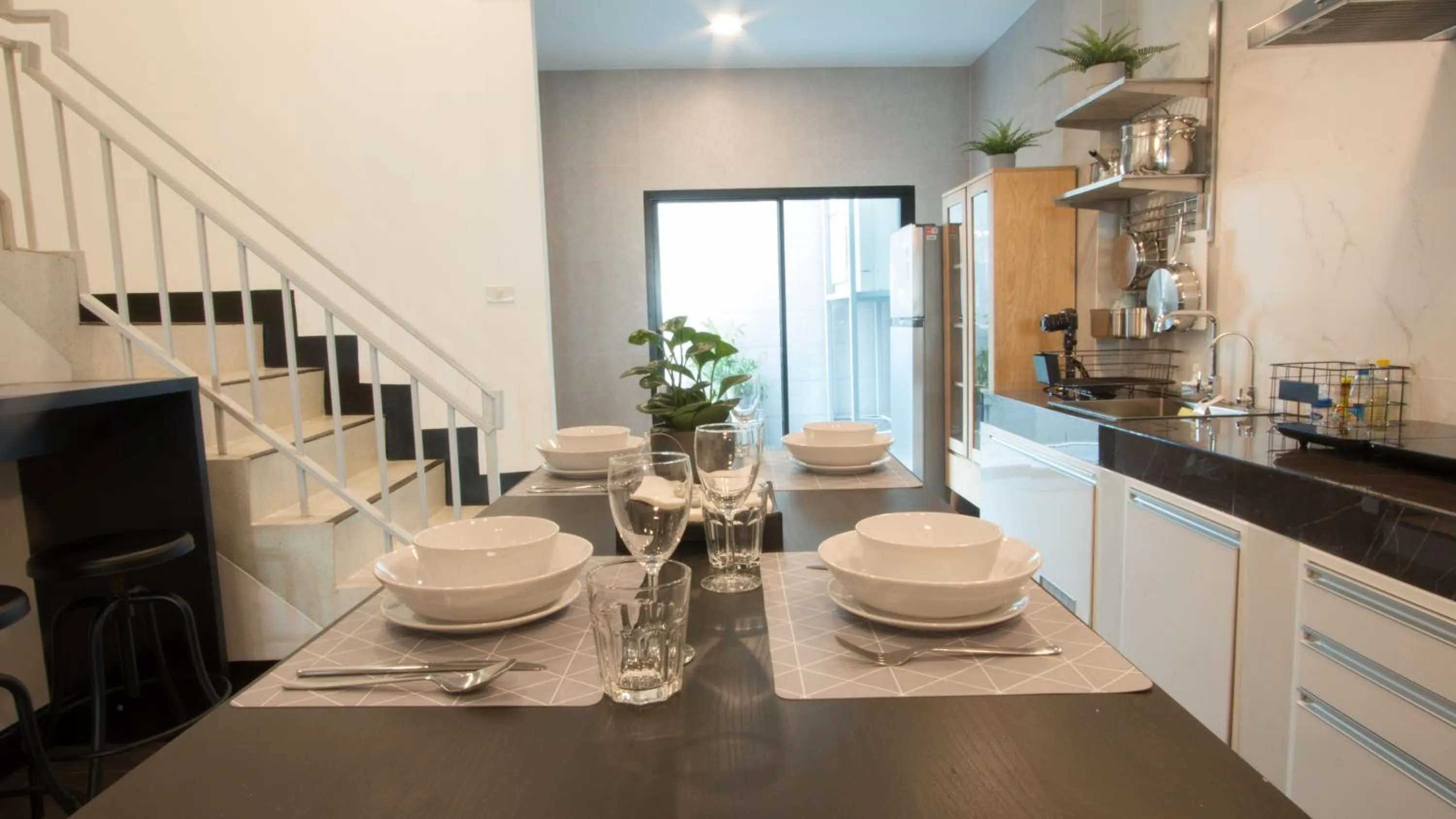 Kitchen or kitchenette in Airee Premier Residence