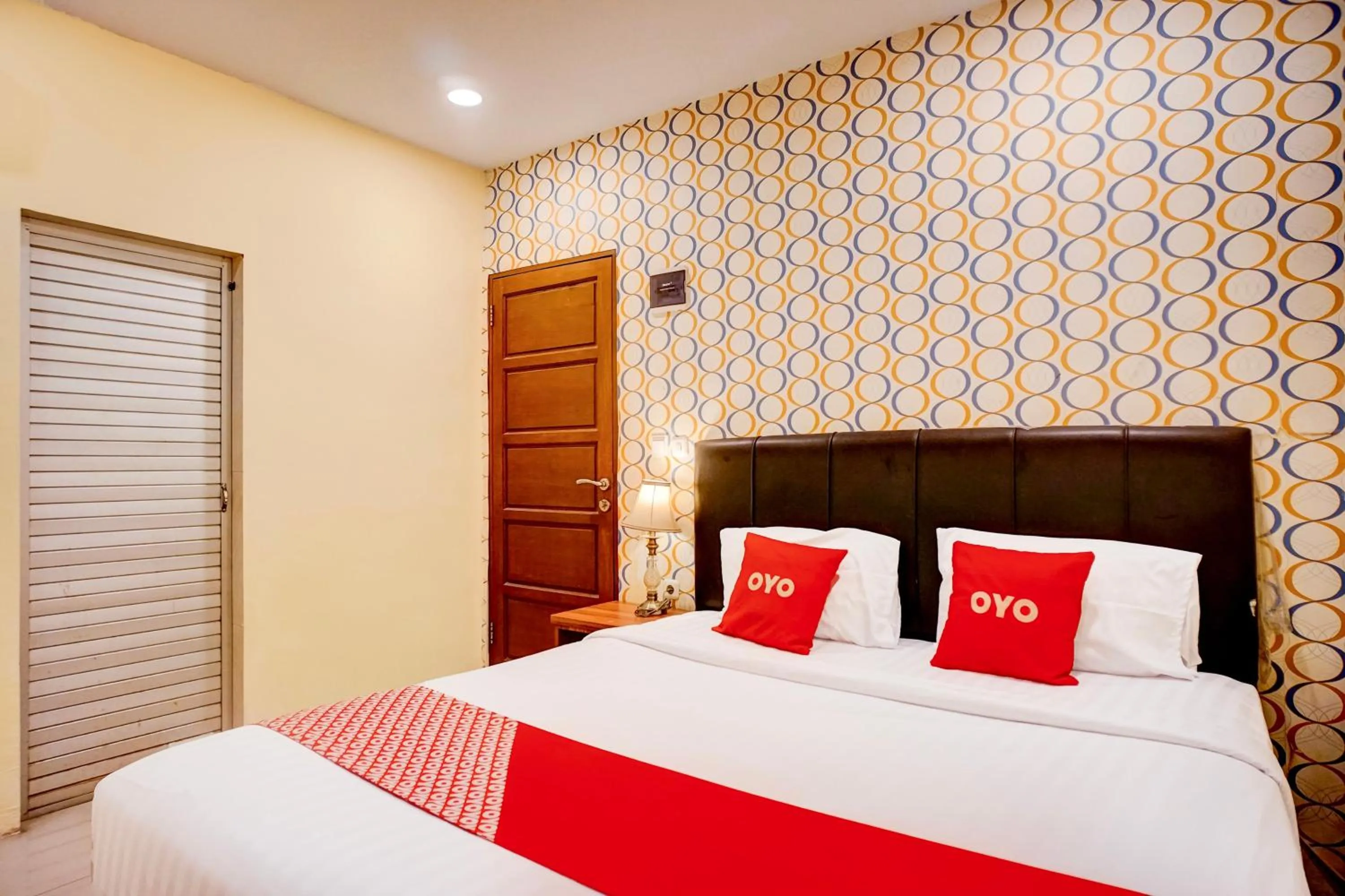 Bedroom, Bed in Hotel O Medan City Near Sun Plaza Formerly Residence Anugrah