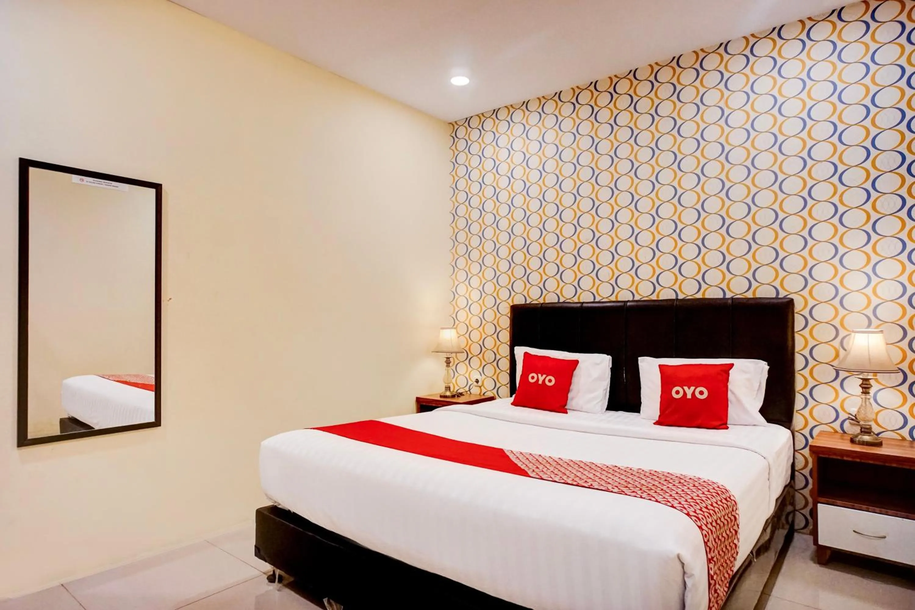Bedroom, Bed in Hotel O Medan City Near Sun Plaza Formerly Residence Anugrah