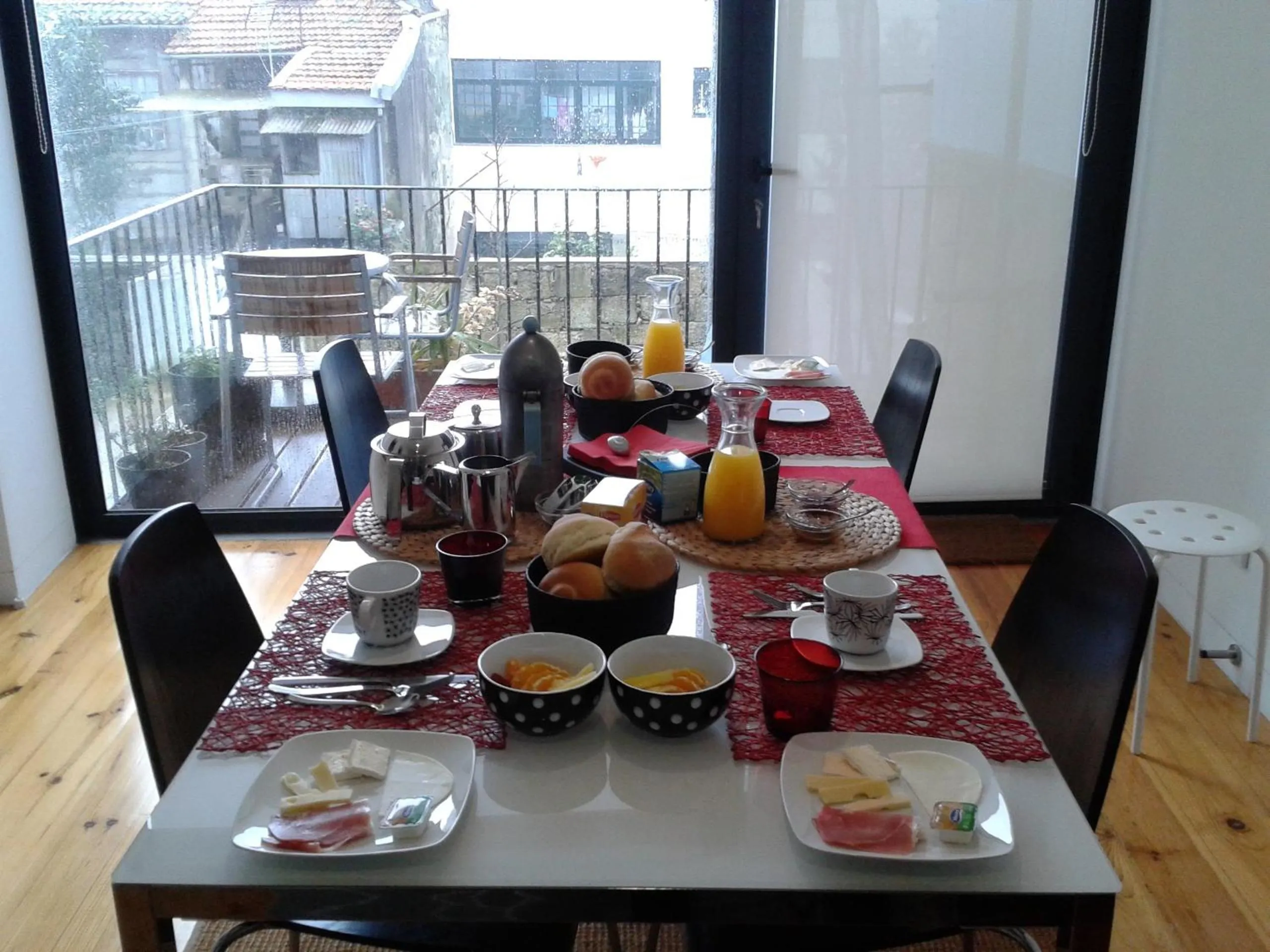 Restaurant/places to eat in Casa 45 Porto