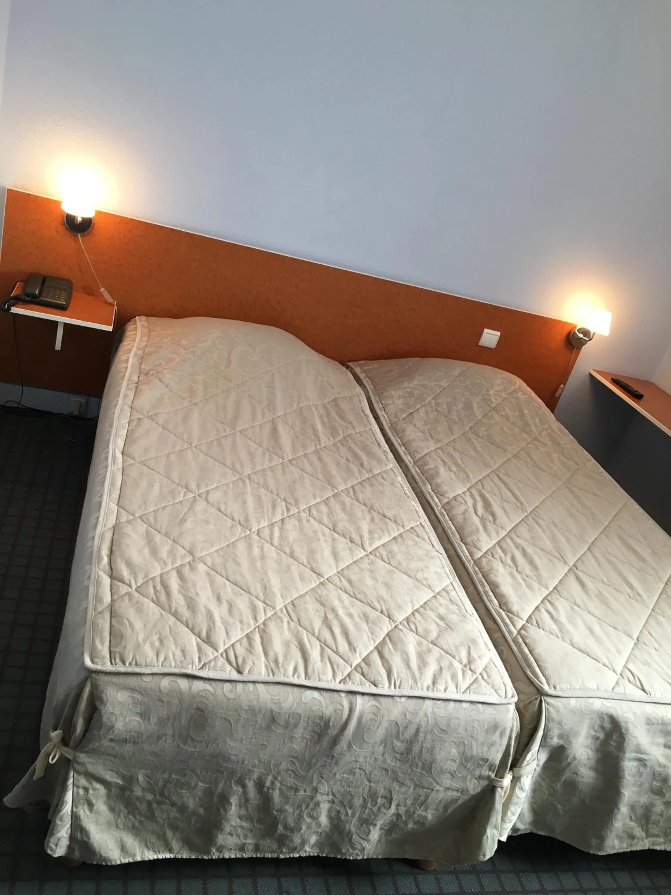 Bed in Hotel Lyon Sud, Pierre Benite, St Genis Laval