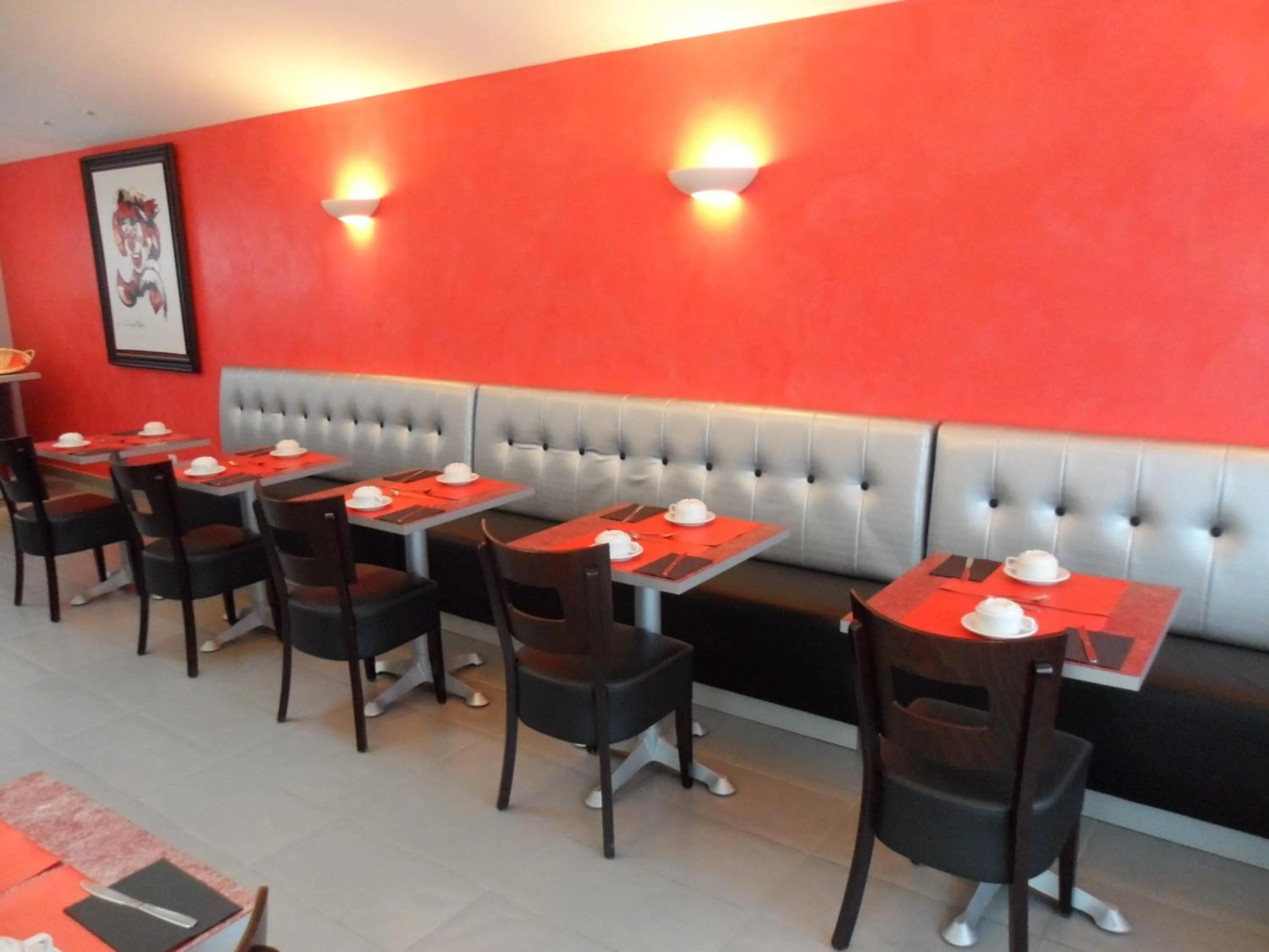 Restaurant/places to eat in Hotel Lyon Sud, Pierre Benite, St Genis Laval